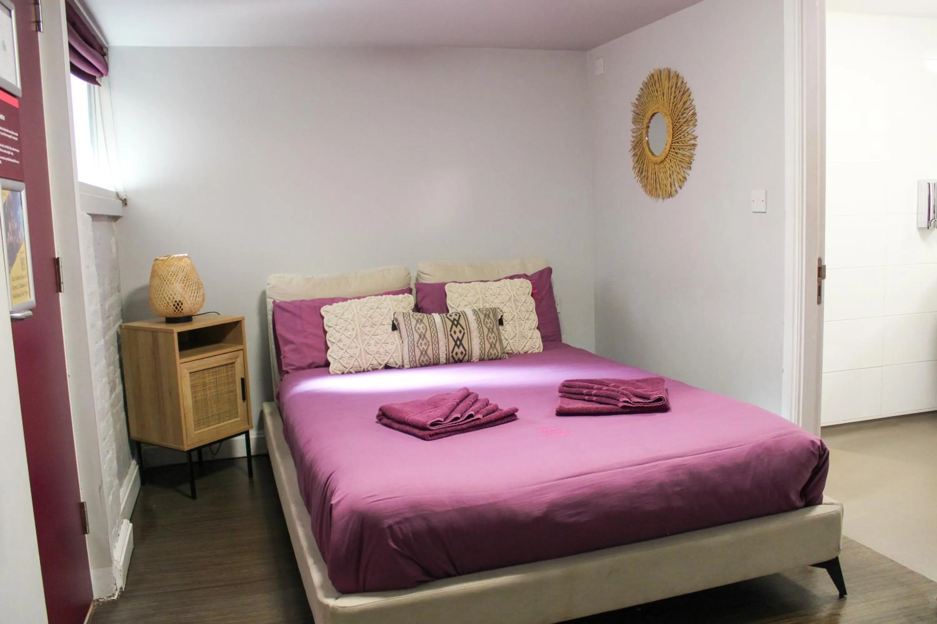 Bedroom, Bed in Safestay London Kensington Holland Park