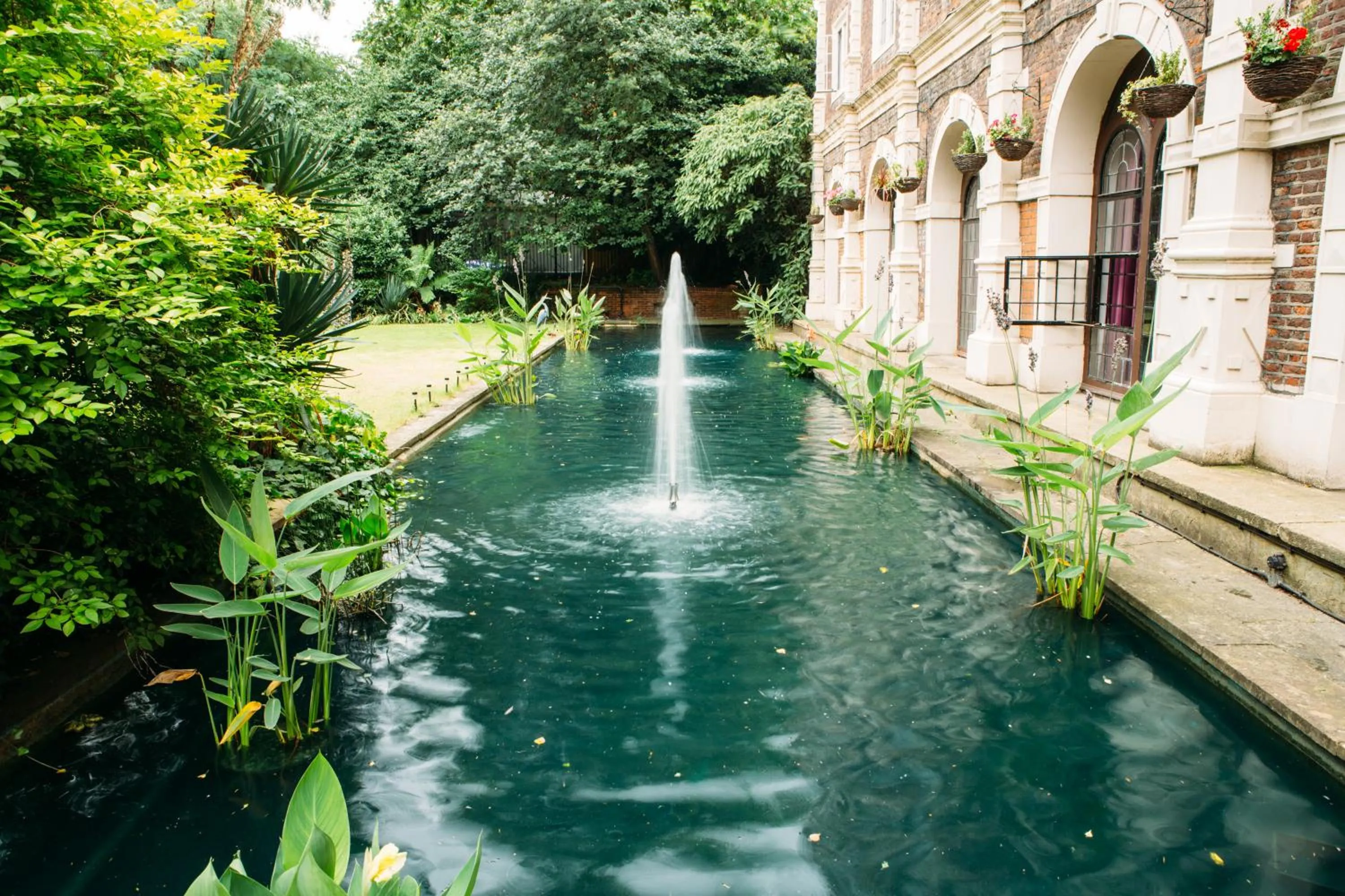 Garden in Safestay London Kensington Holland Park