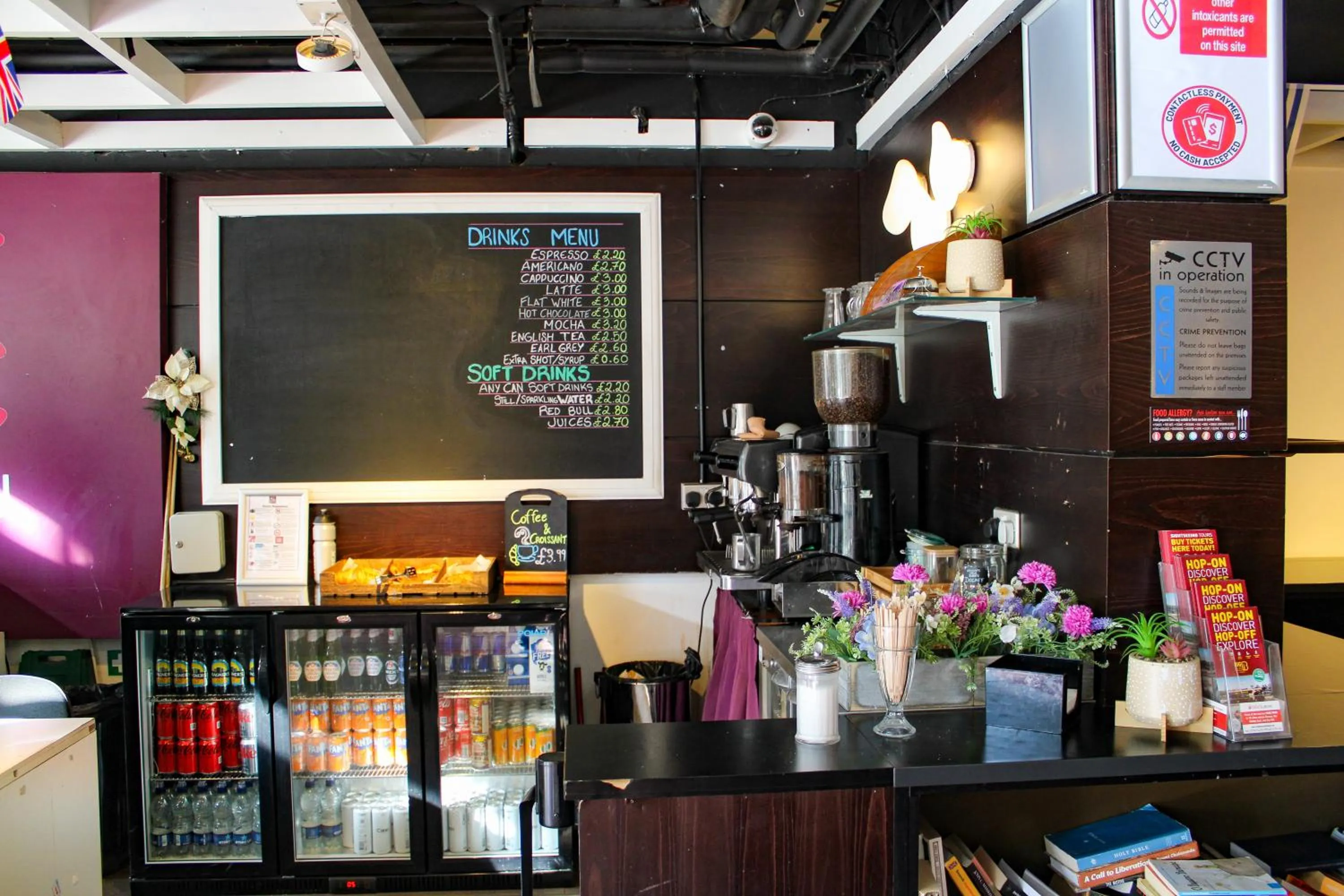 Lounge or bar in Safestay London Kensington Holland Park