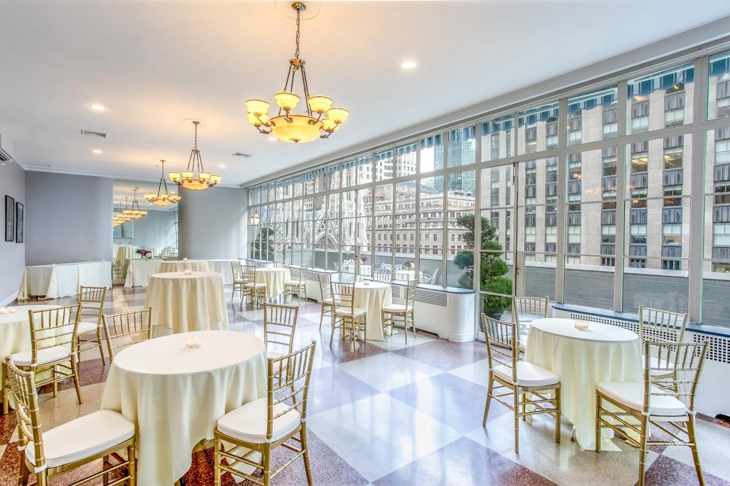 Banquet/Function facilities in 3 West Club