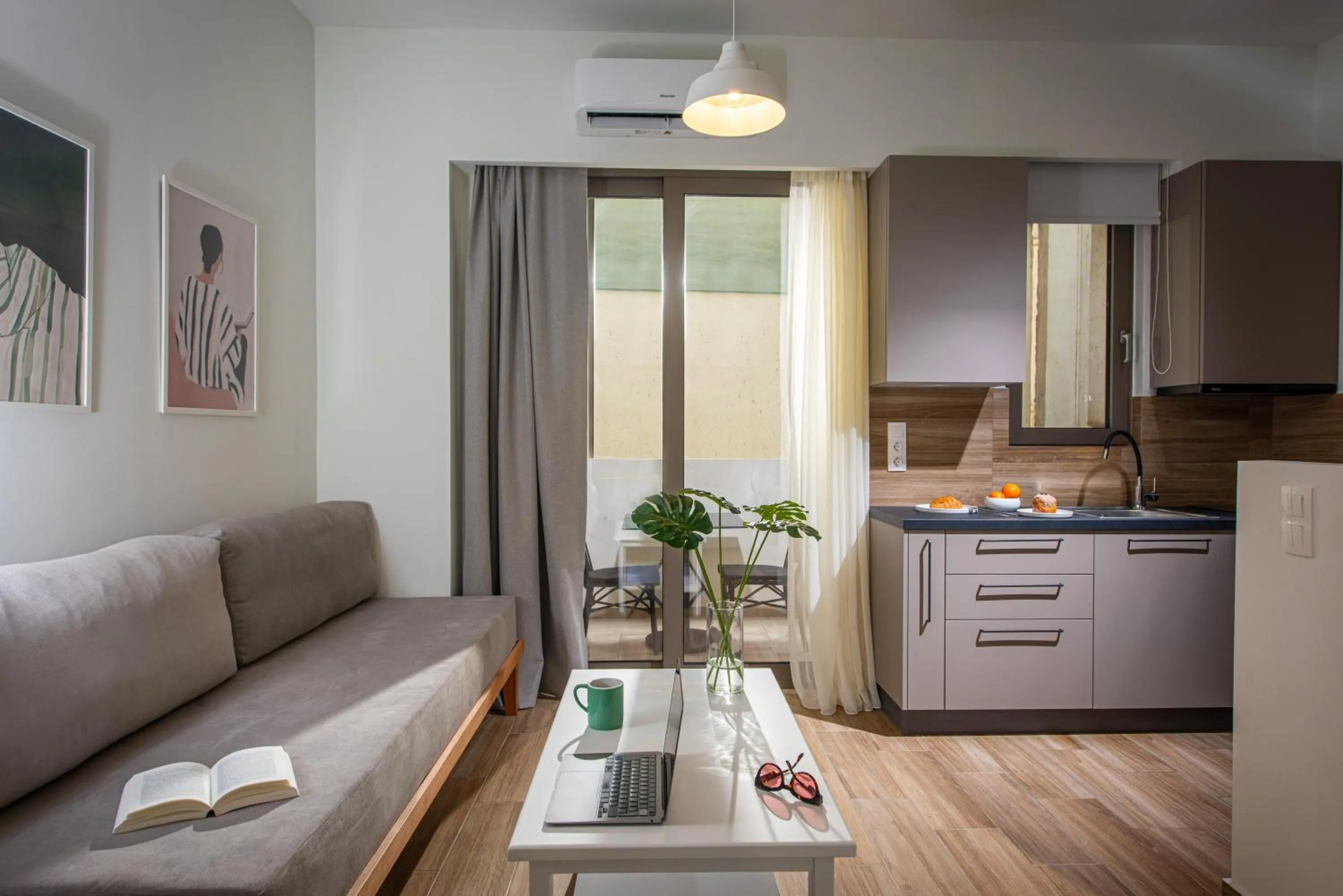 Living room in Enea City Suites