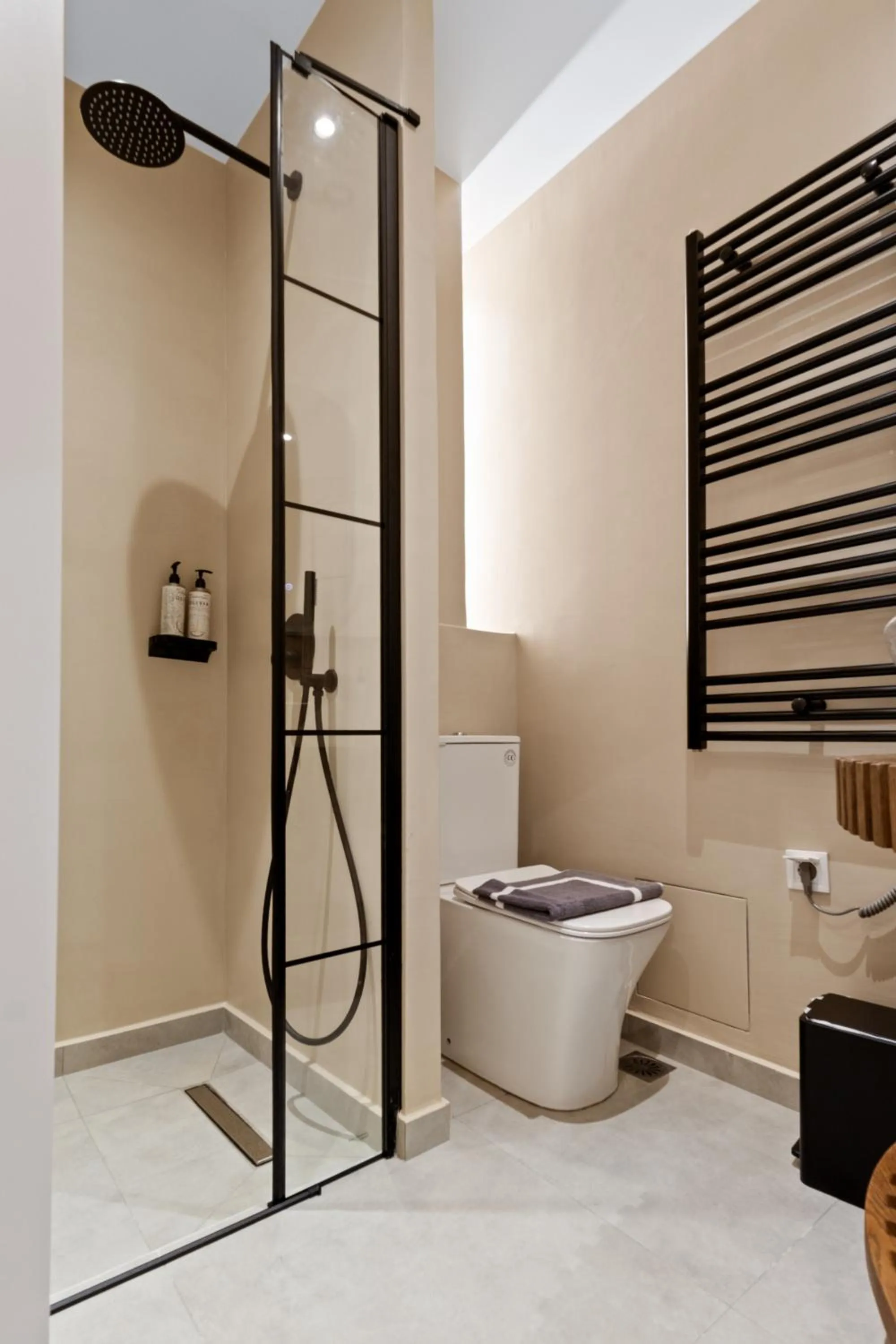 Bathroom in Enea City Suites