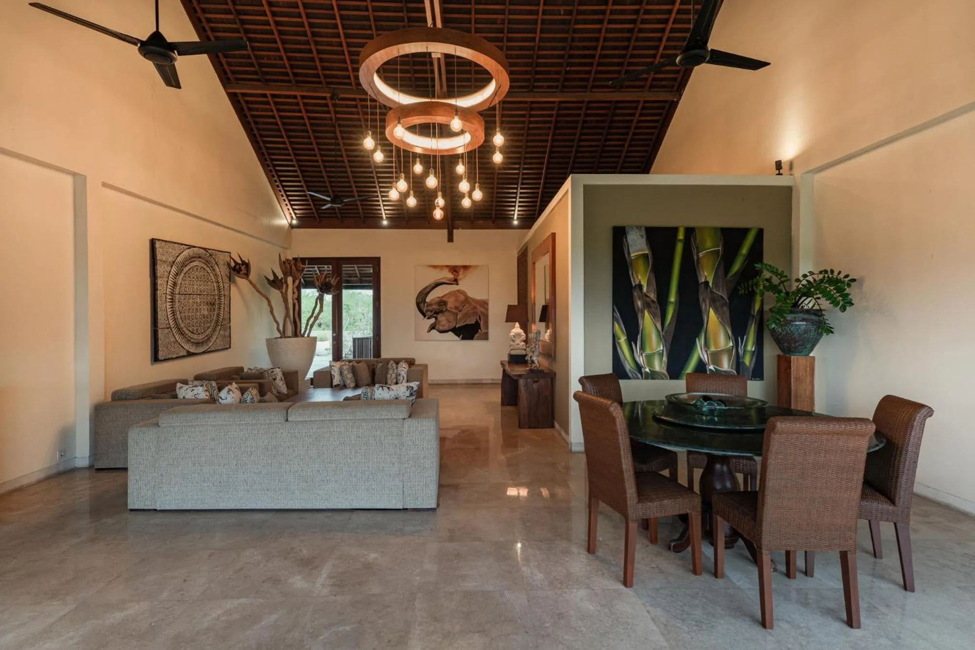 Living room in OMEKAI Cemagi by Nakula