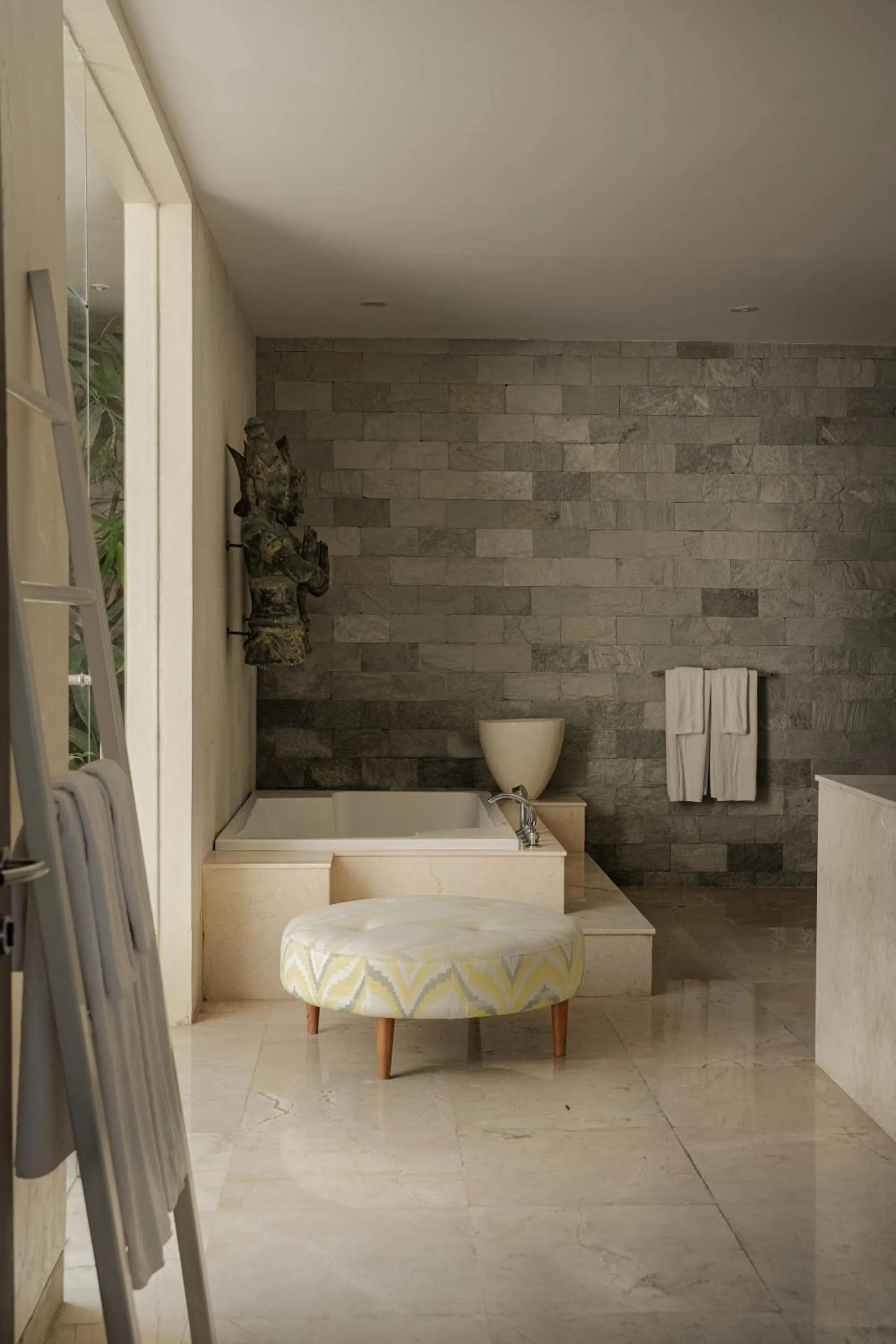 Bath in OMEKAI Cemagi by Nakula