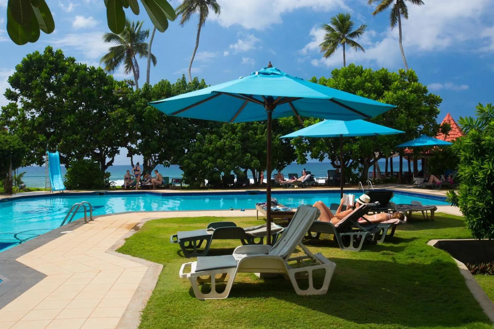 Pool view in Hotel Lanka Super Corals