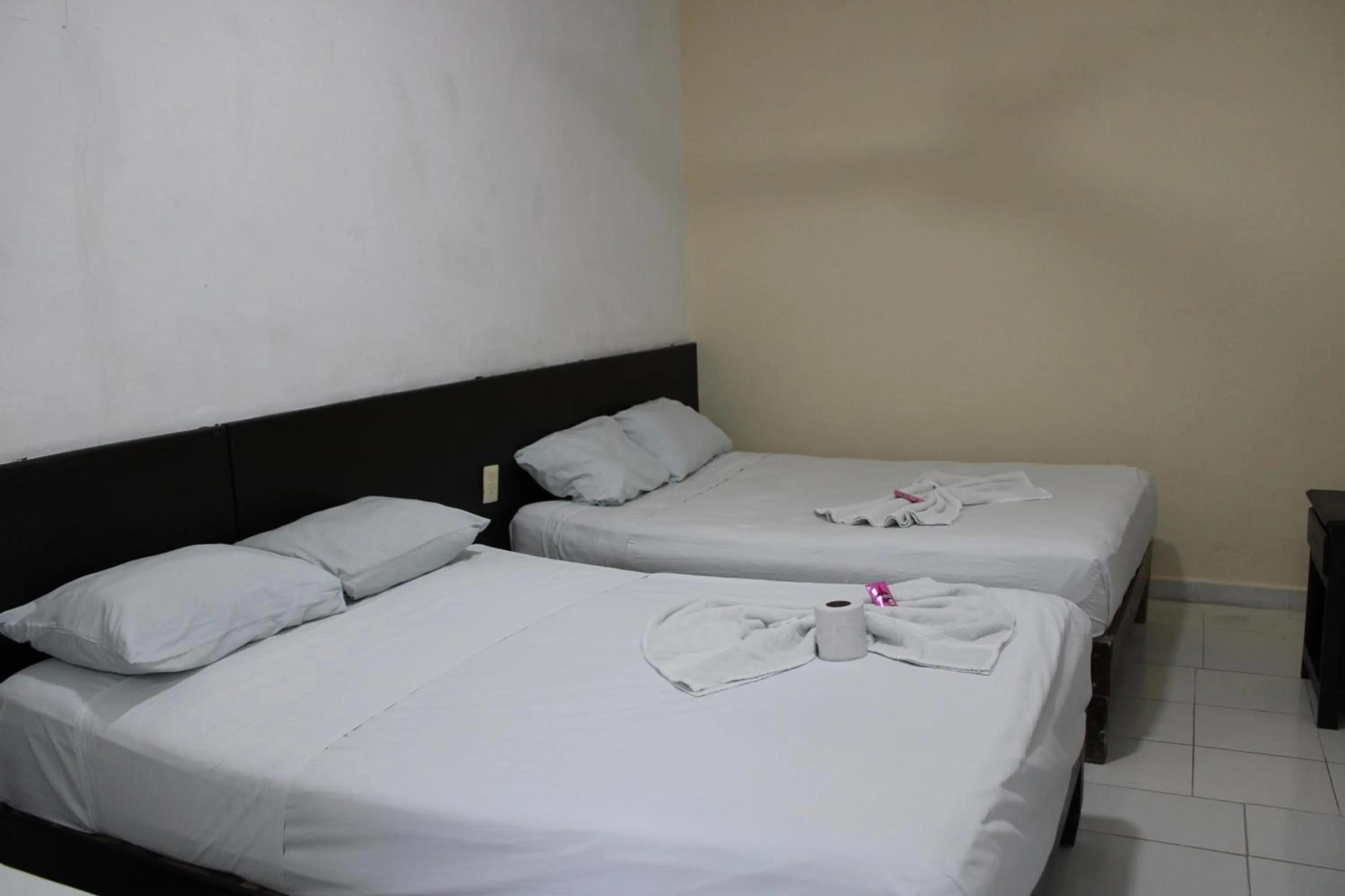 Bedroom, Bed in OYO Hotel Colibri