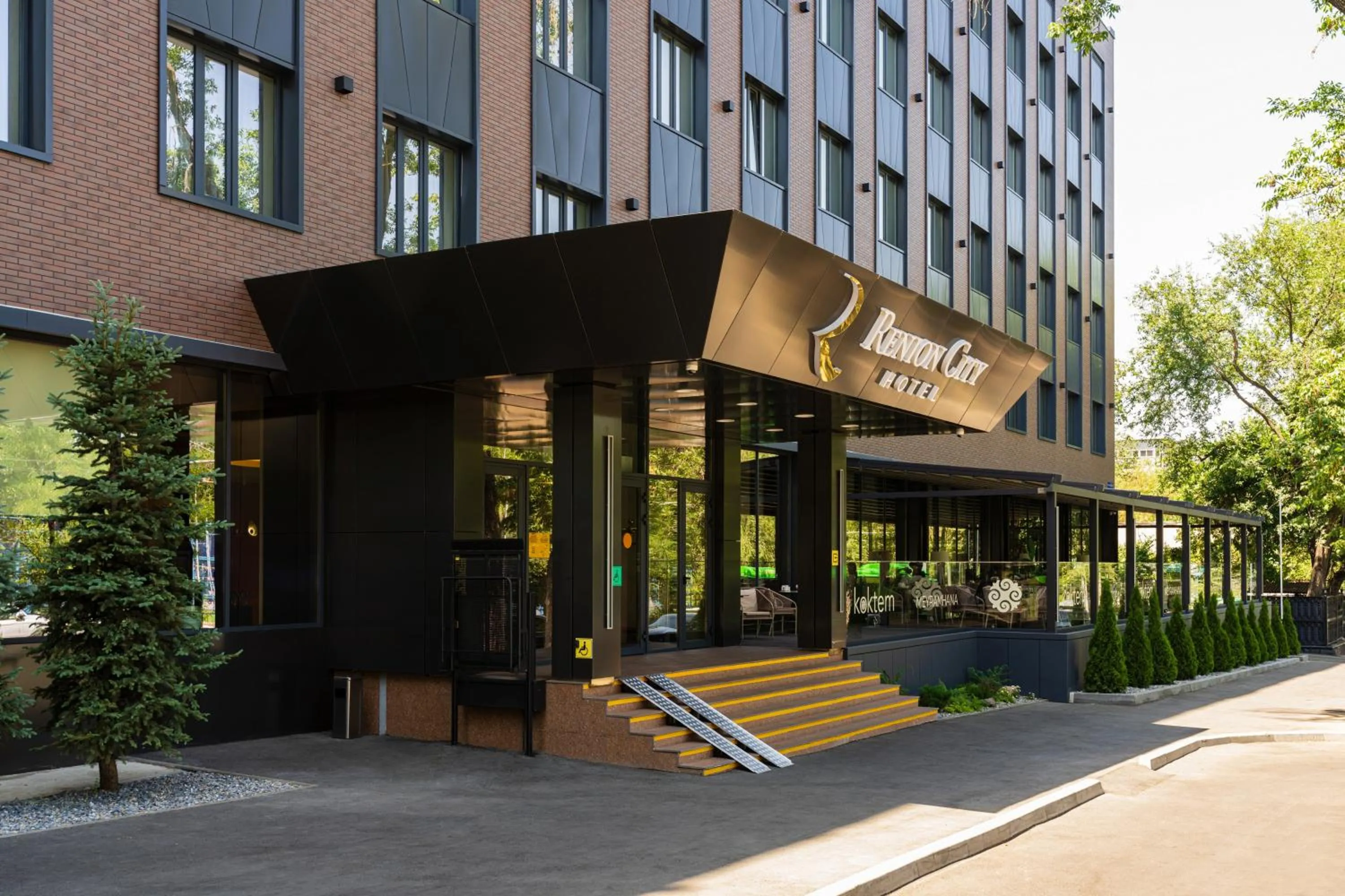 Property building in Renion City Hotel