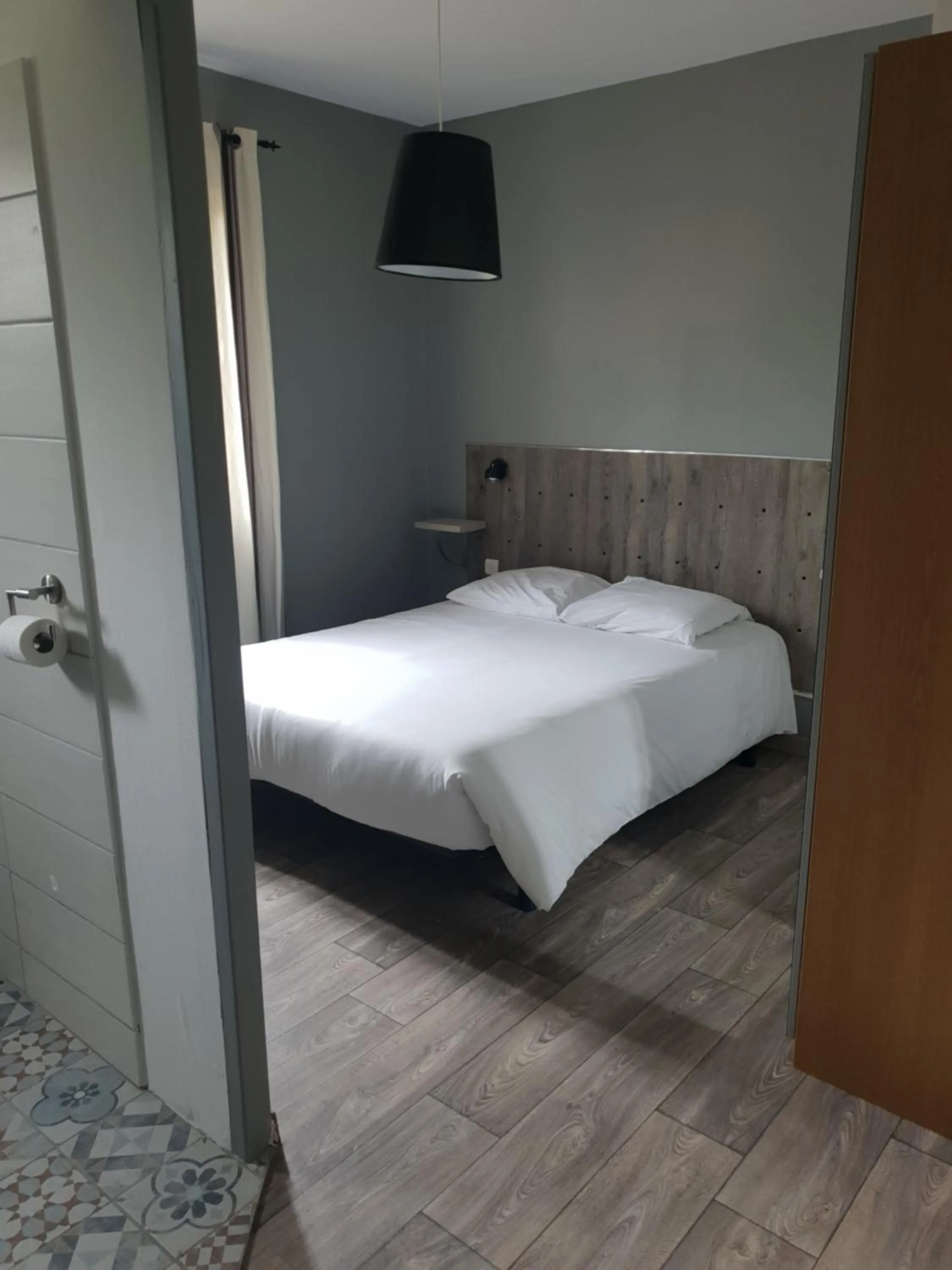 Bedroom, Bed in Hotel Cote et Lac