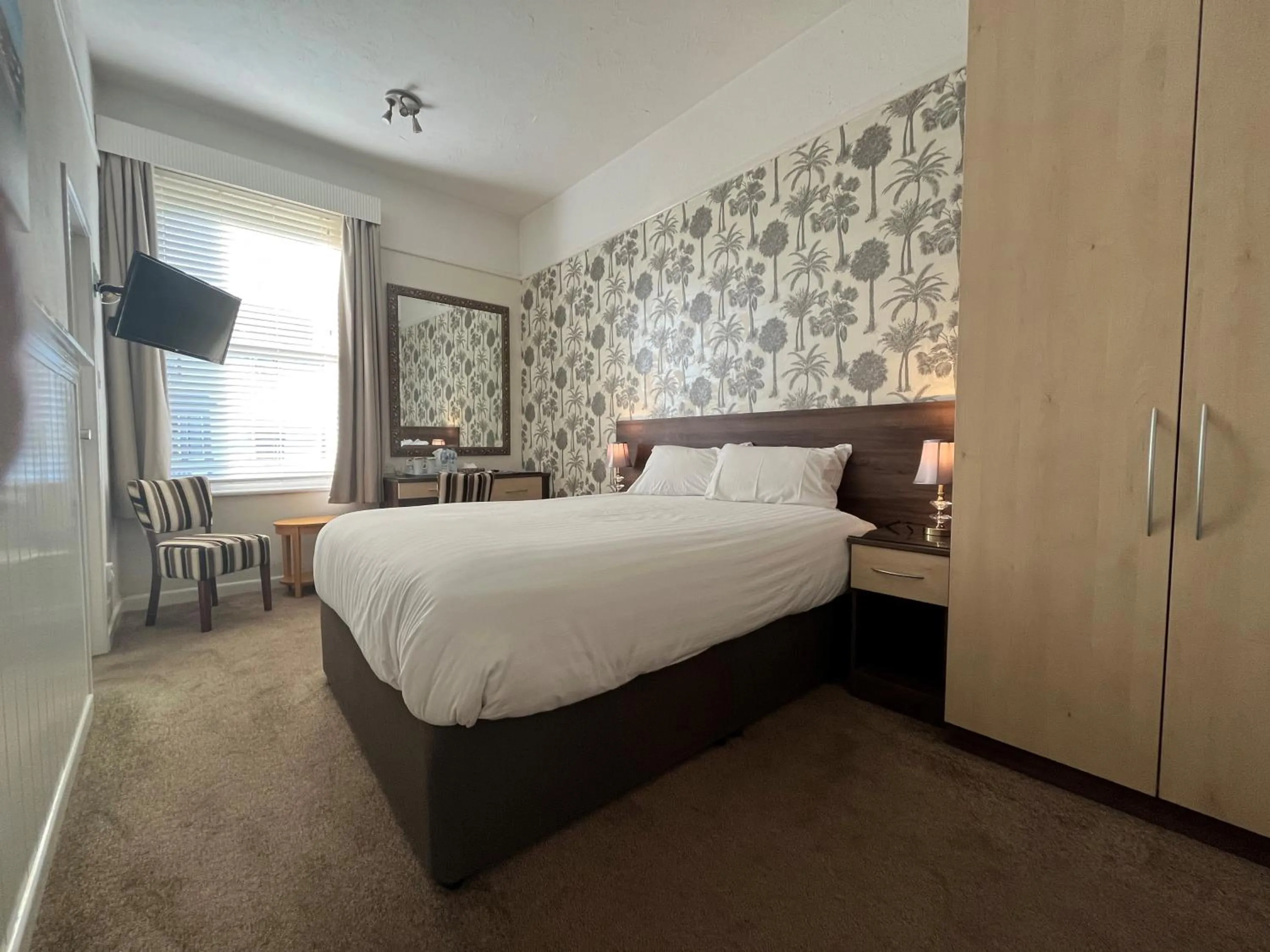 Bed in Cavendish Central Bournemouth