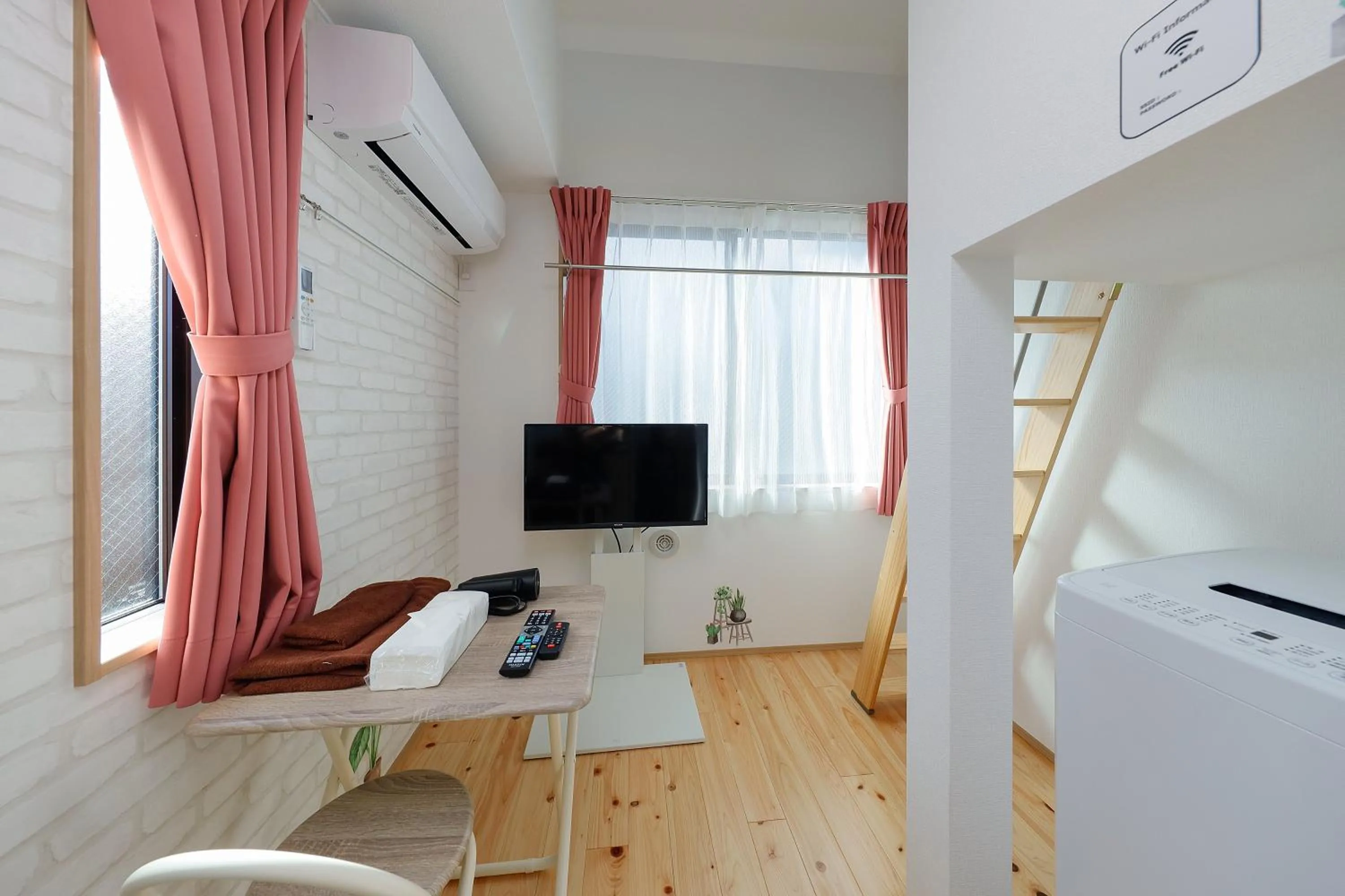 Bed in Zenith Shinjuku Hinoki by Tranova