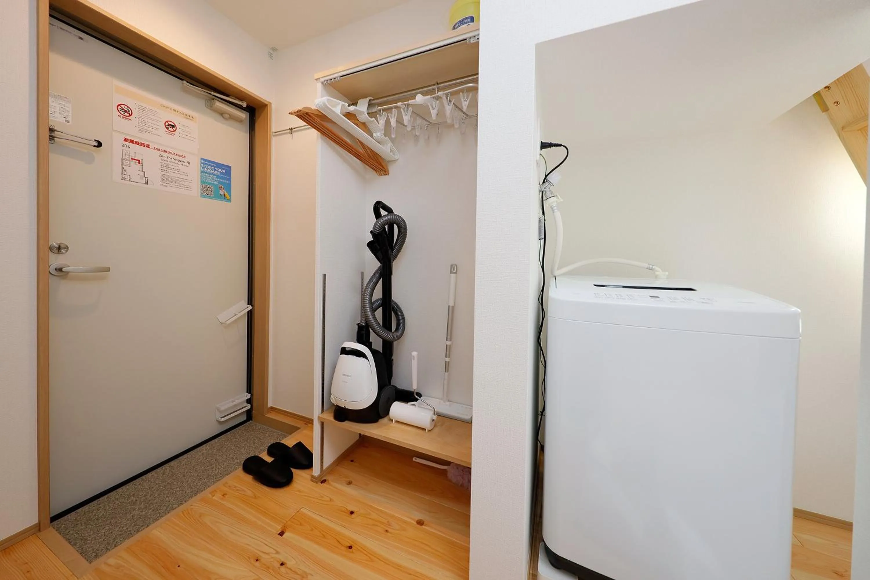 Zenith Shinjuku Hinoki by Tranova