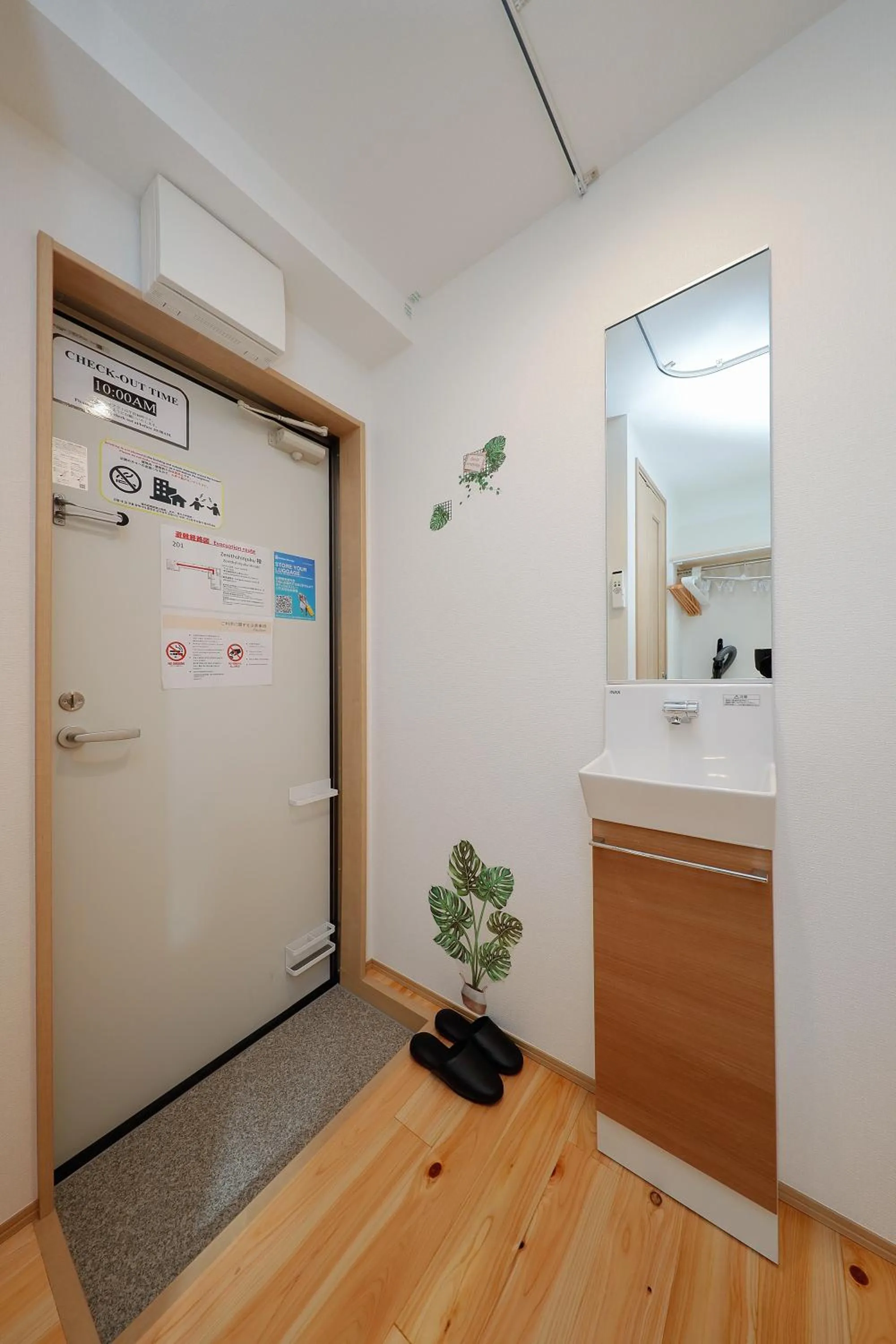 Zenith Shinjuku Hinoki by Tranova