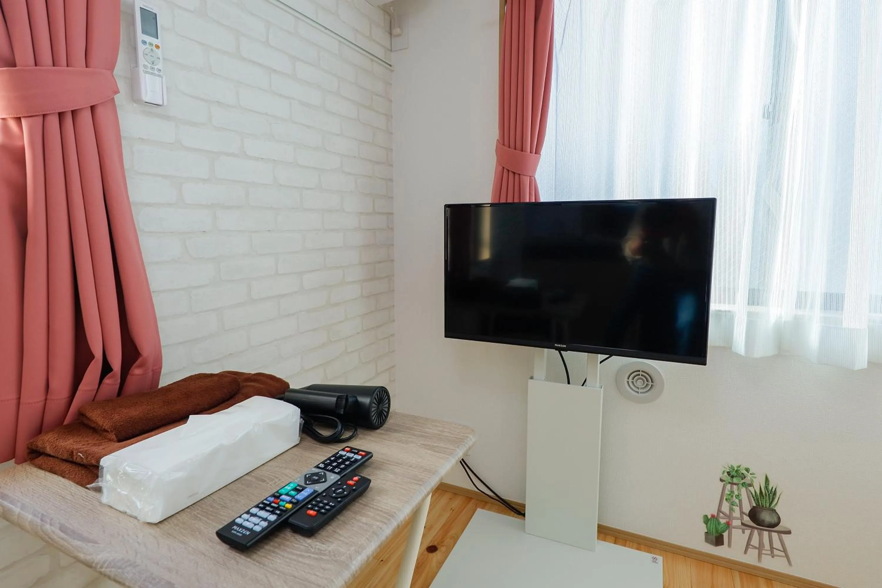 Zenith Shinjuku Hinoki by Tranova