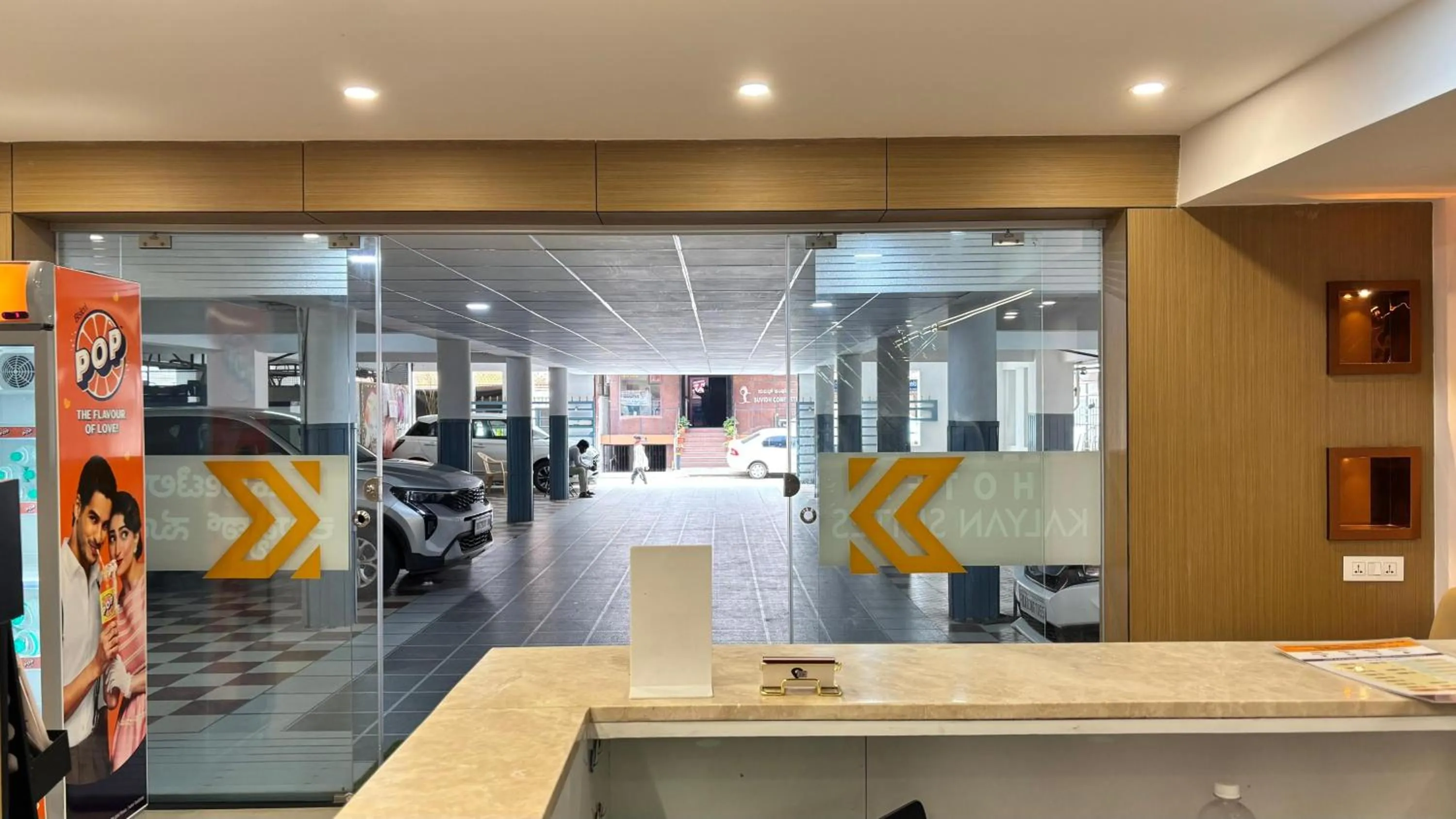 Property building in Hotel Kalyan Suites