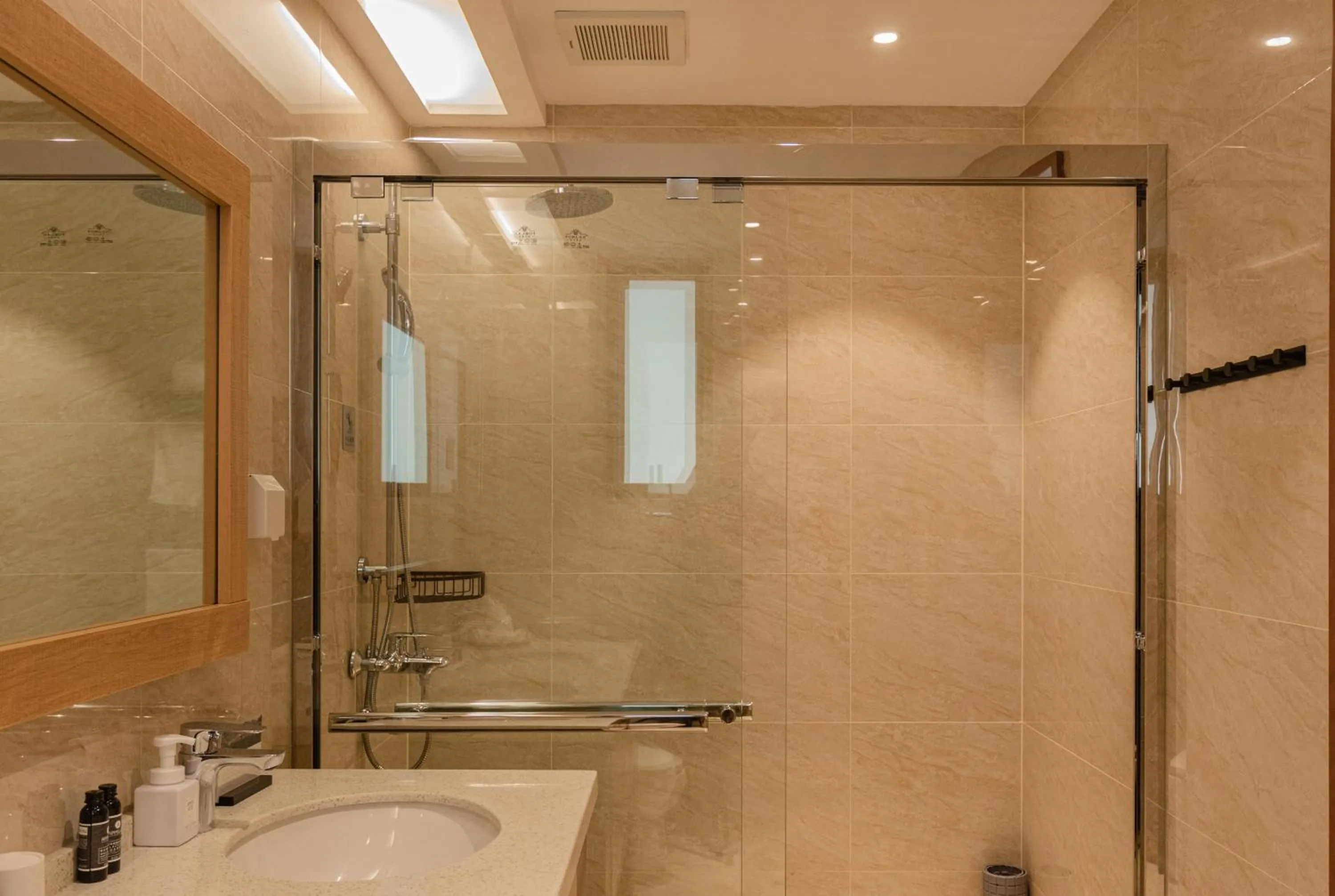 Shower in Nian hotel & resorts