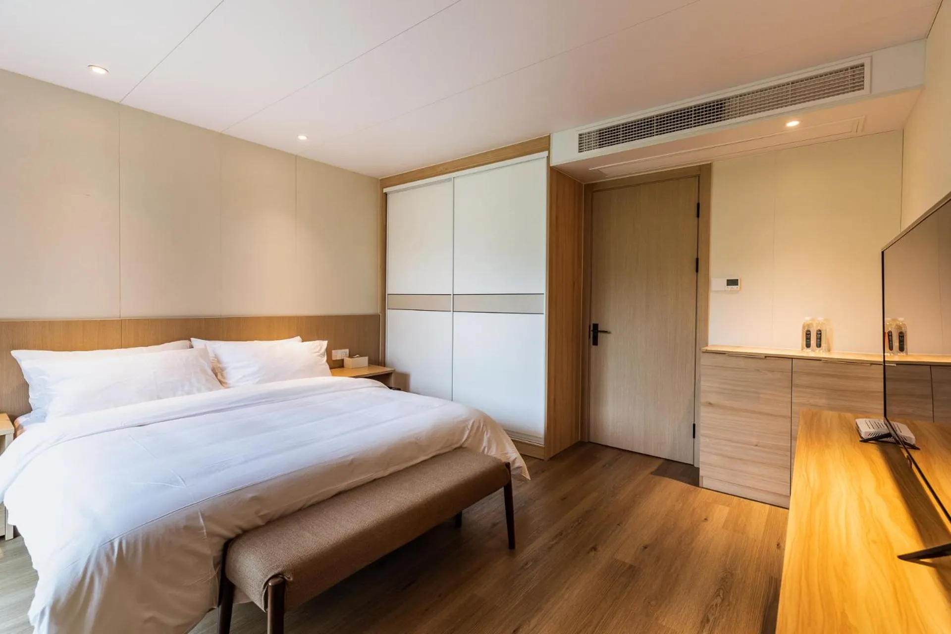 Bed in Nian hotel & resorts