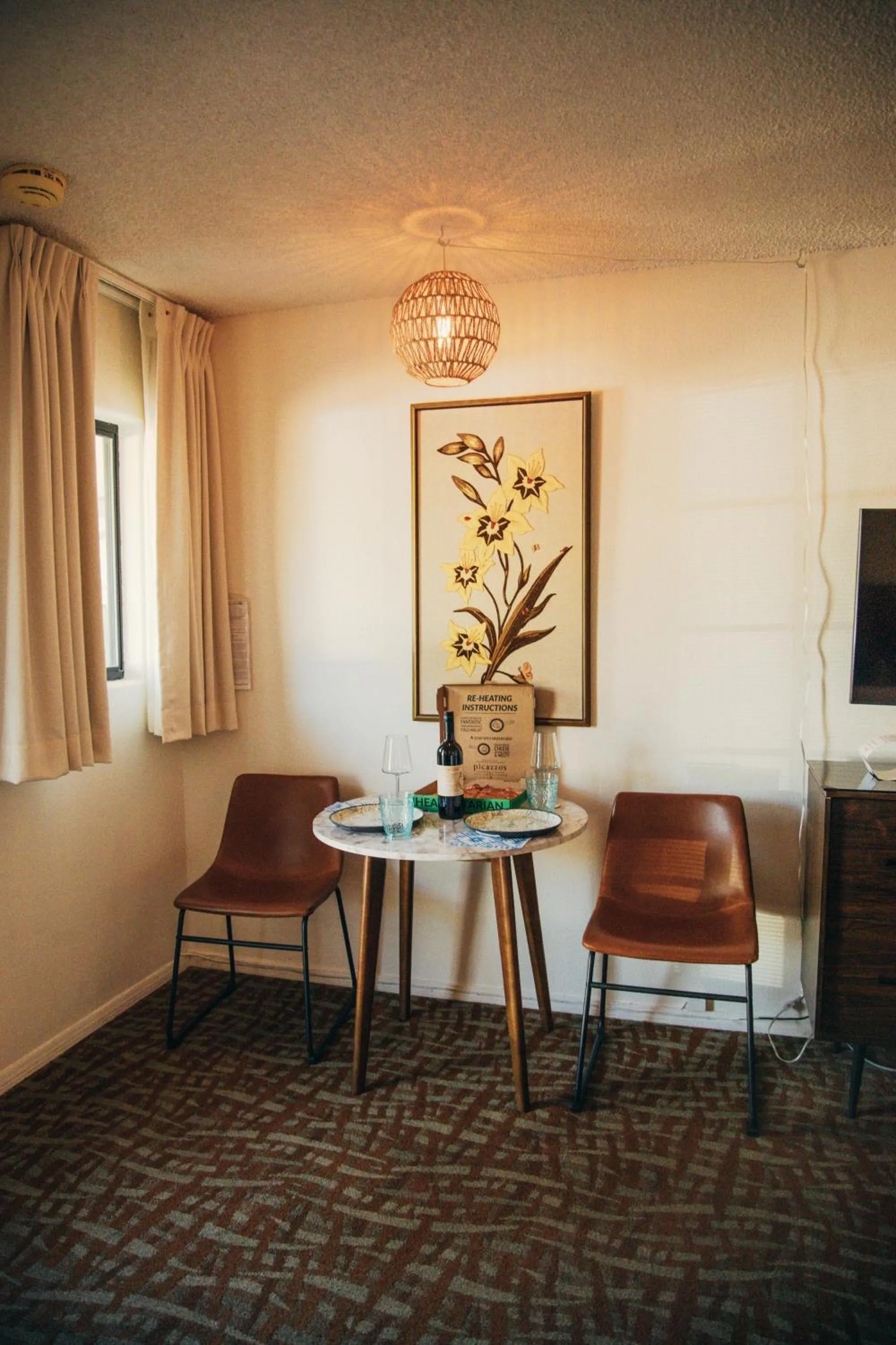 Seating area in Sugar Loaf Lodge