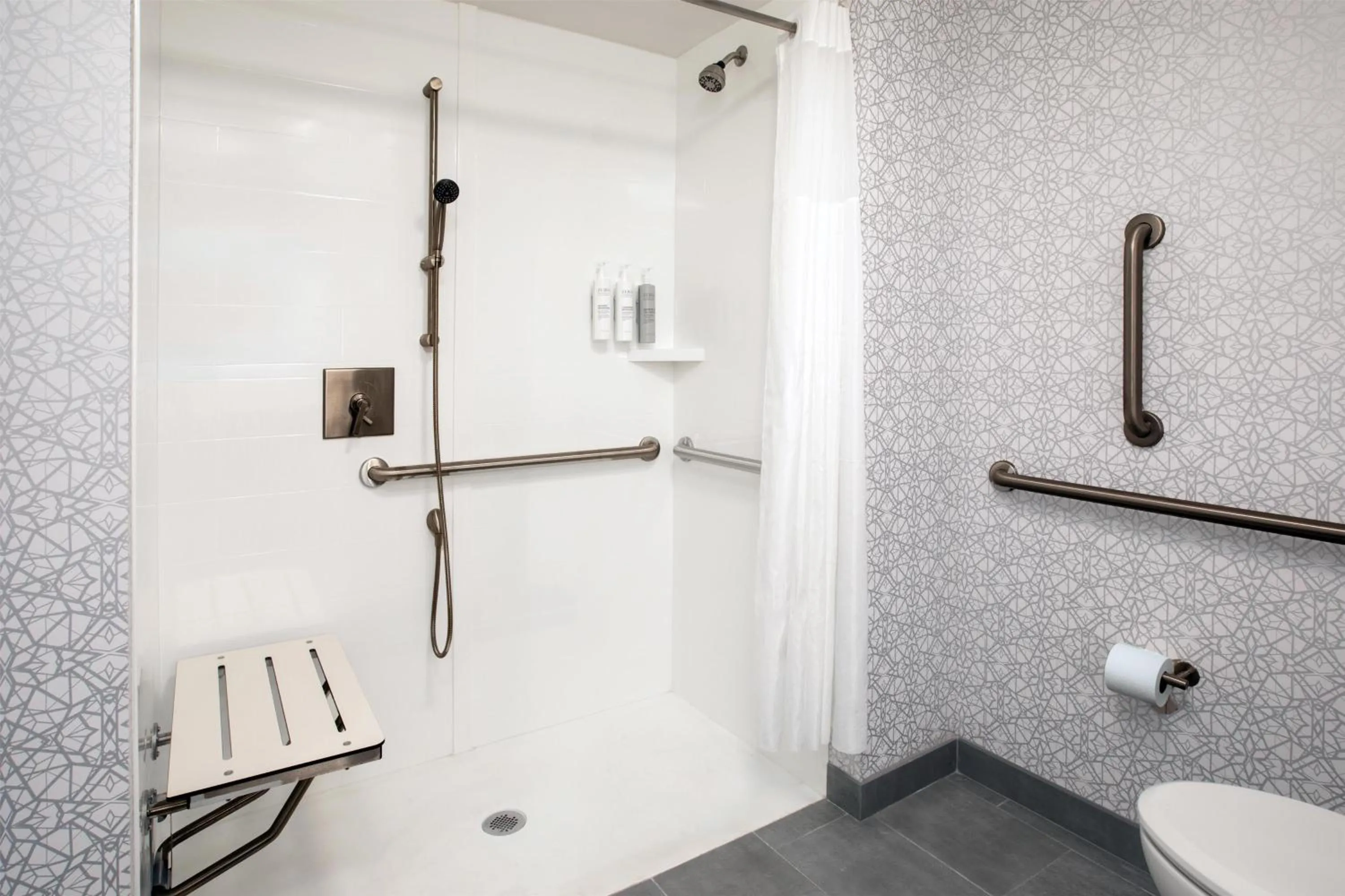 Bathroom in Hampton Inn & Suites La Grande, Or