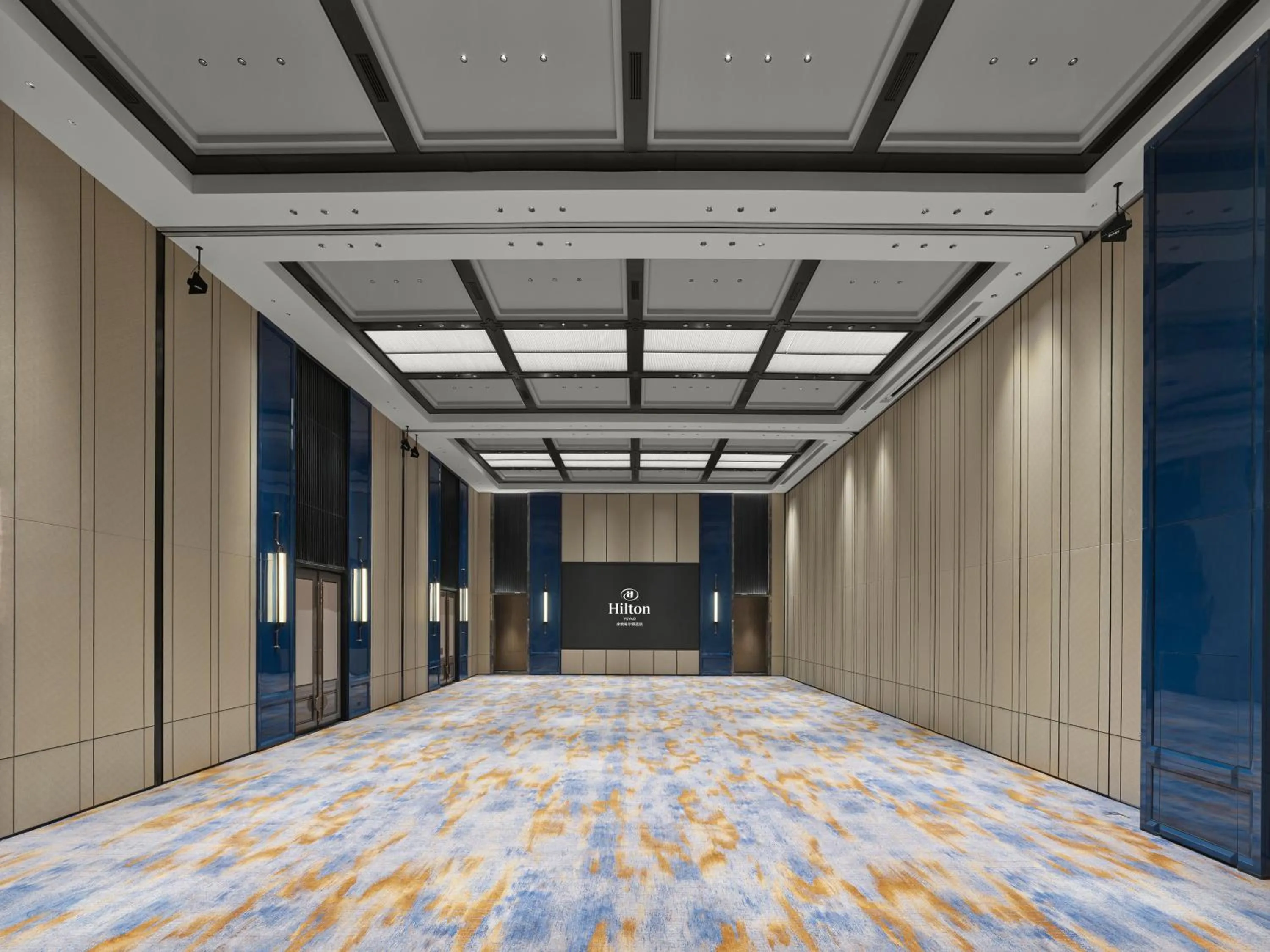 Photo of the whole room, Bed in Hilton Yuyao