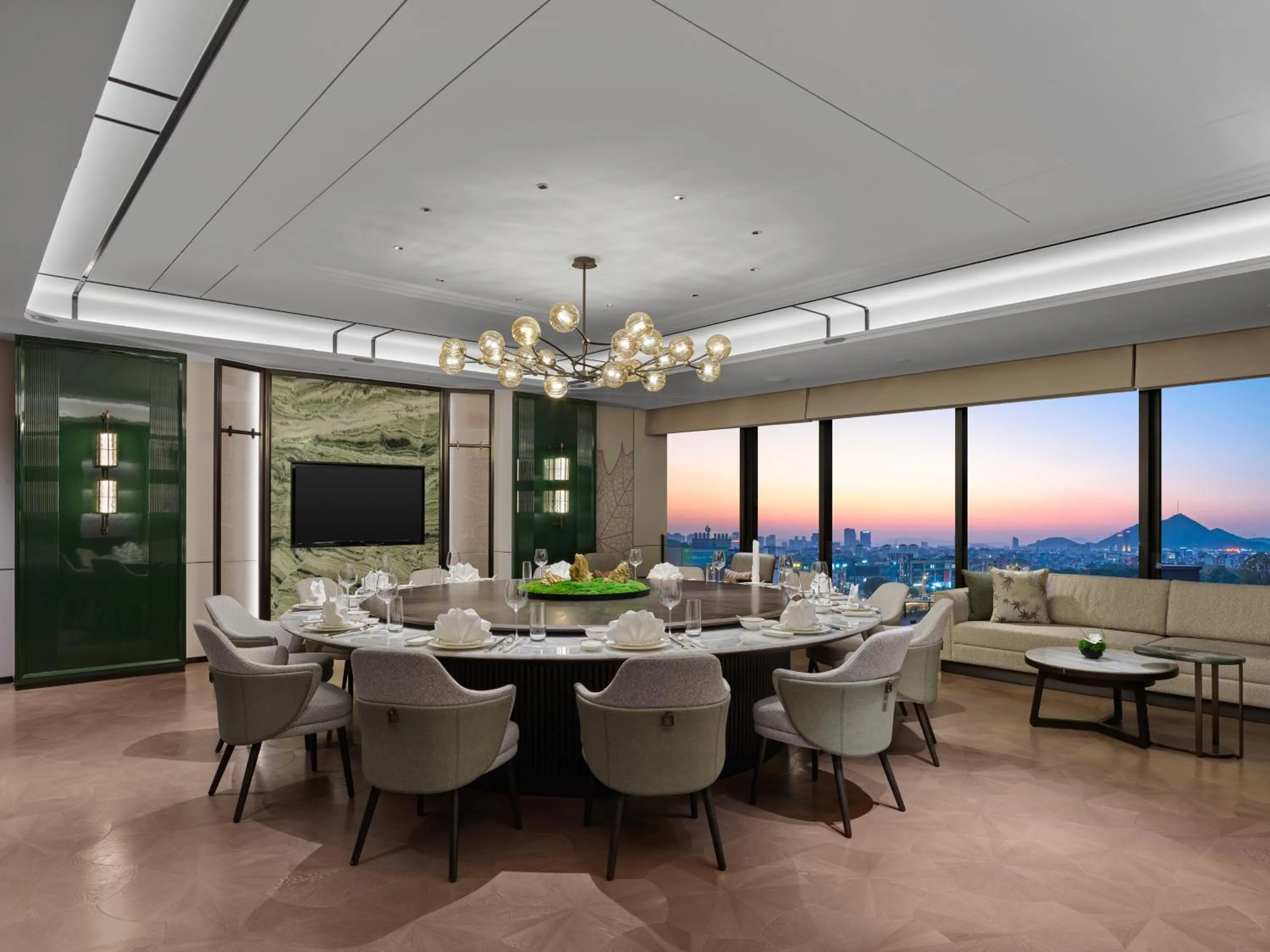 Restaurant/places to eat in Hilton Yuyao