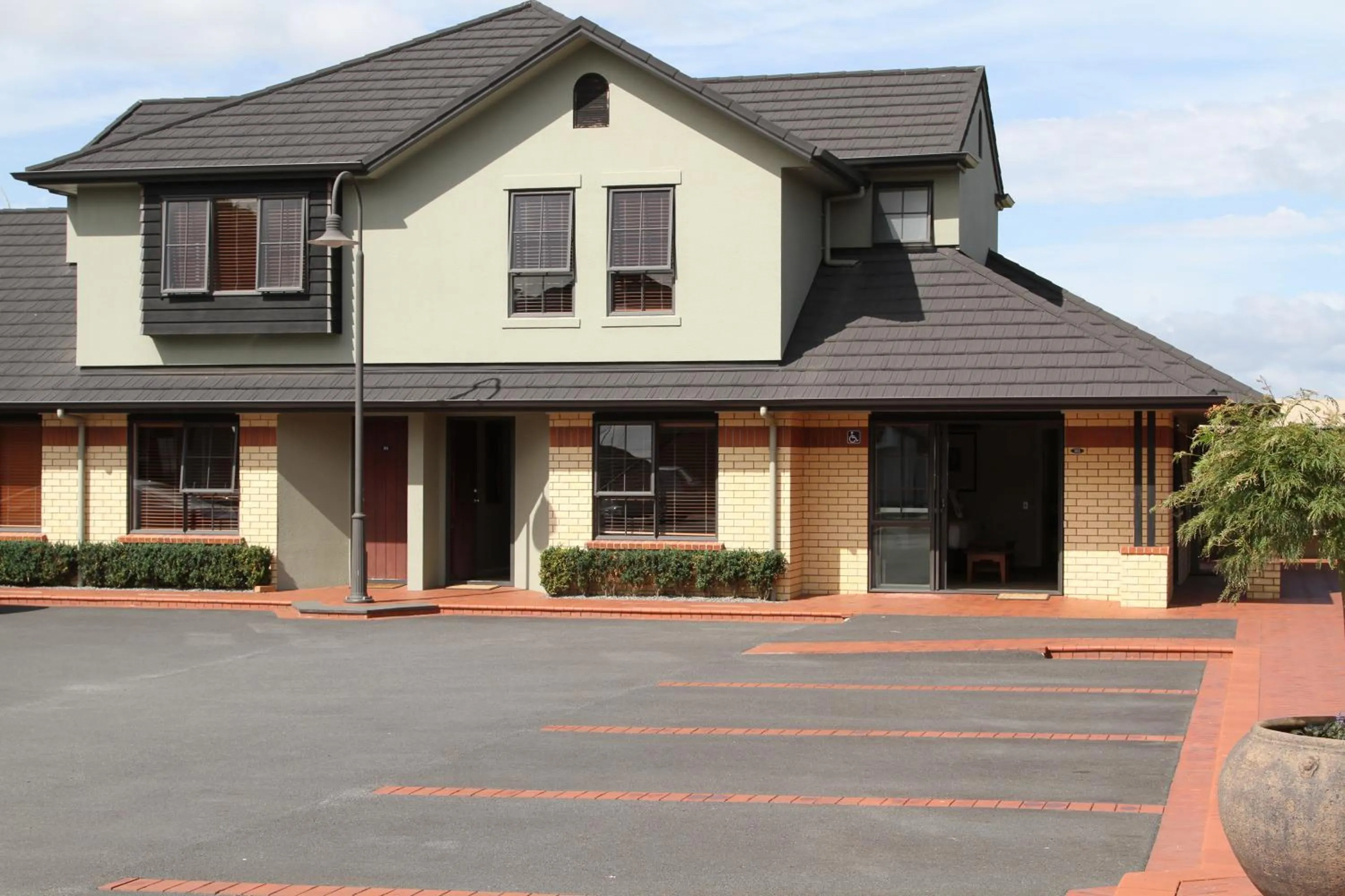 Property building in Quantum Lodge Motor Inn