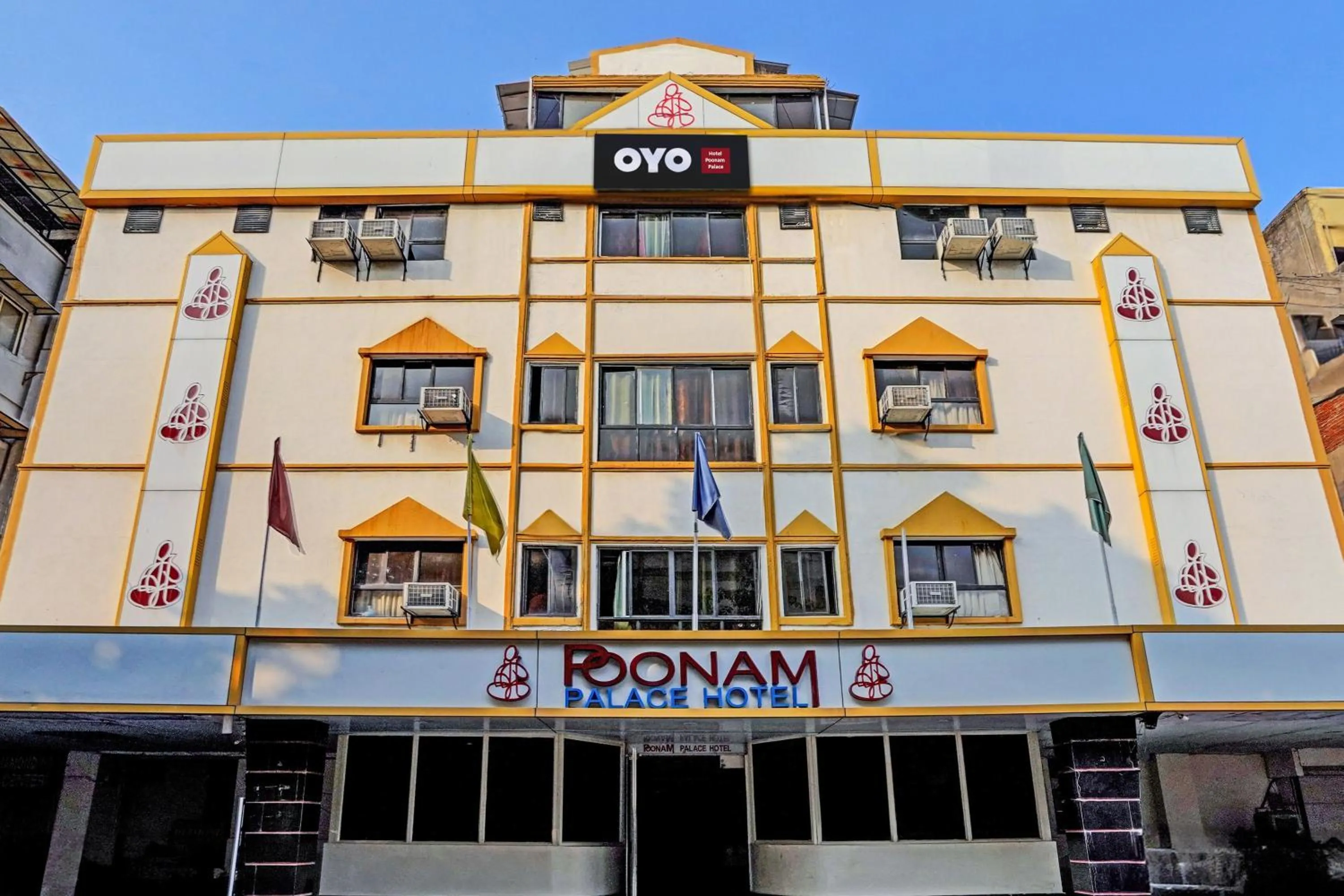 Facade/entrance in Hotel O Poonam Palace