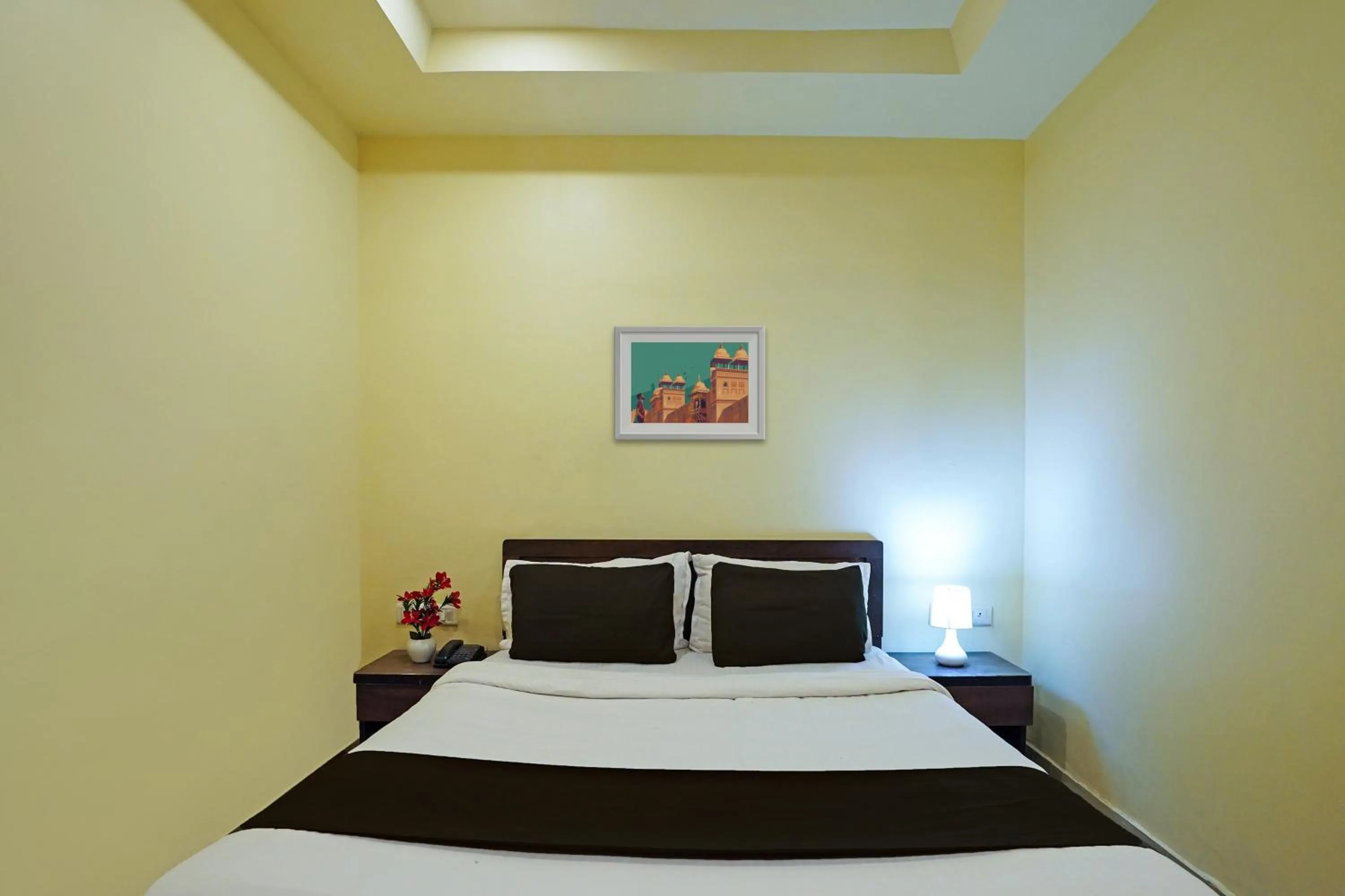 Bedroom, Bed in Hotel O Poonam Palace