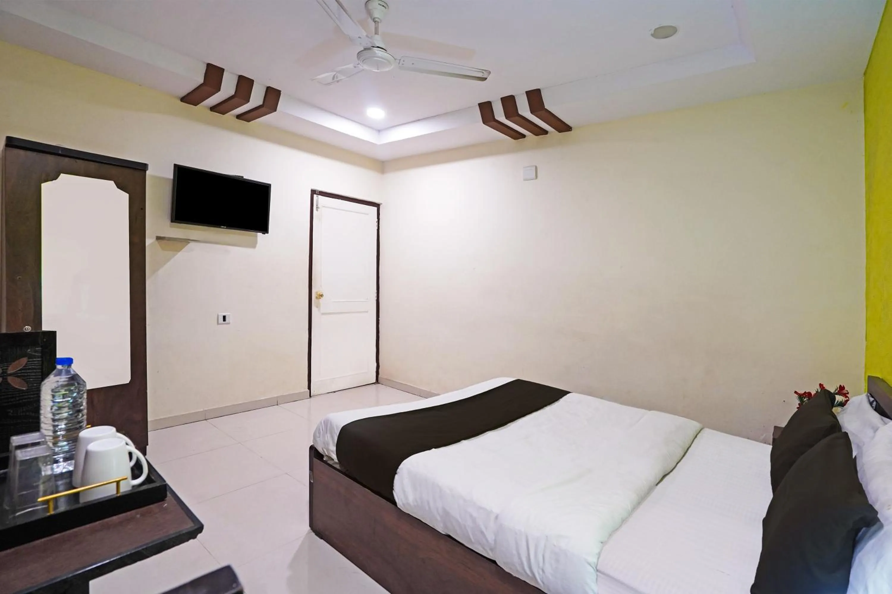 Bedroom in Hotel O Poonam Palace