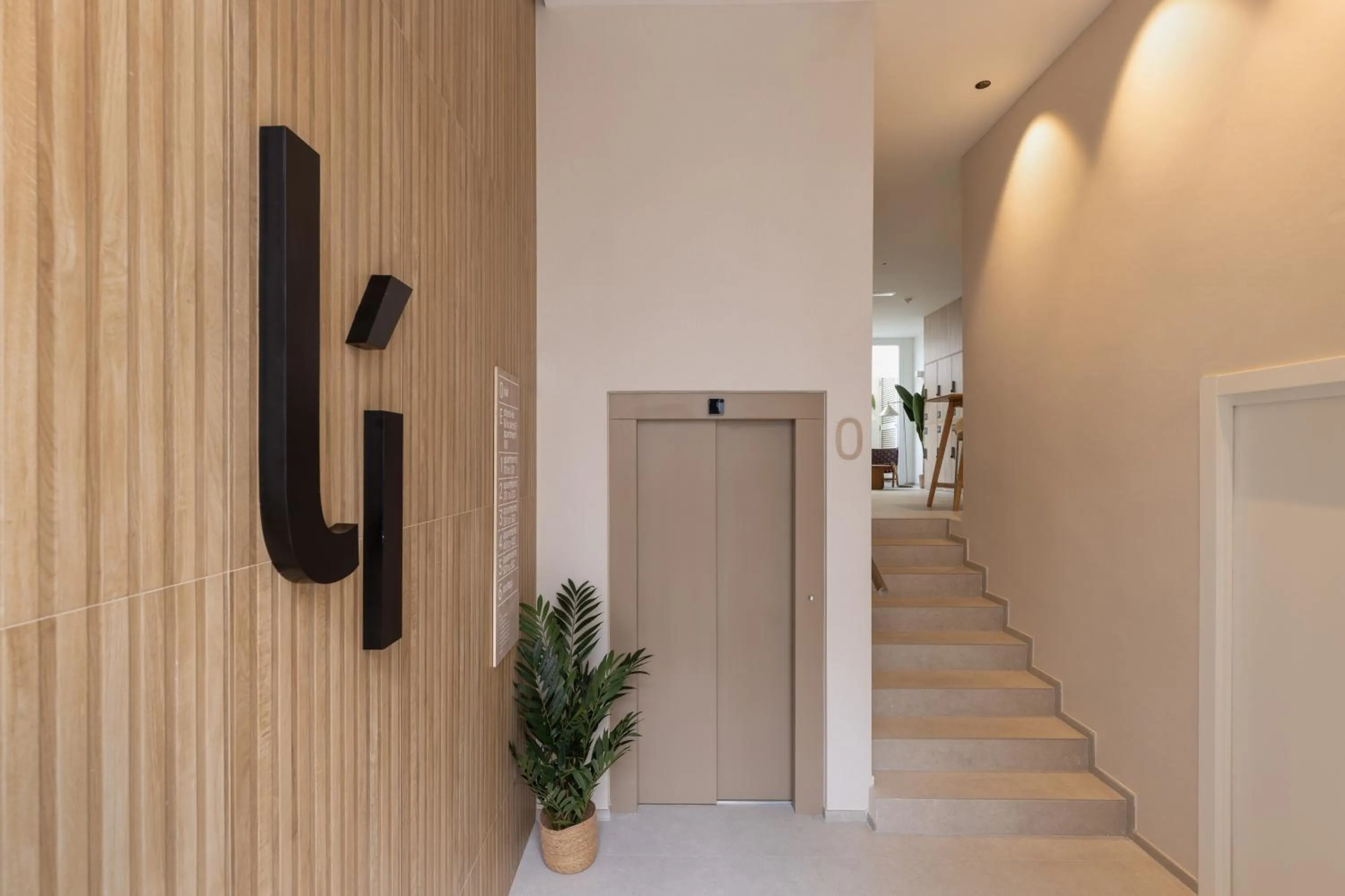 elevator in Líbere Valencia Ruzafa