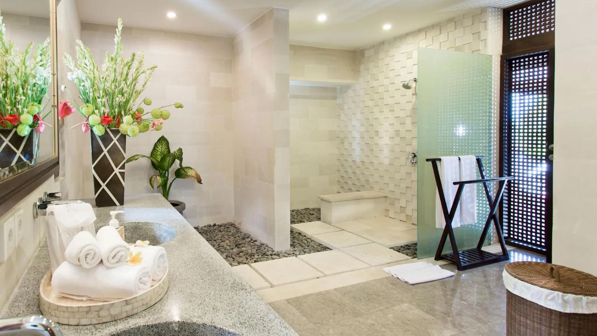 Shower in Bayu Gita Estate