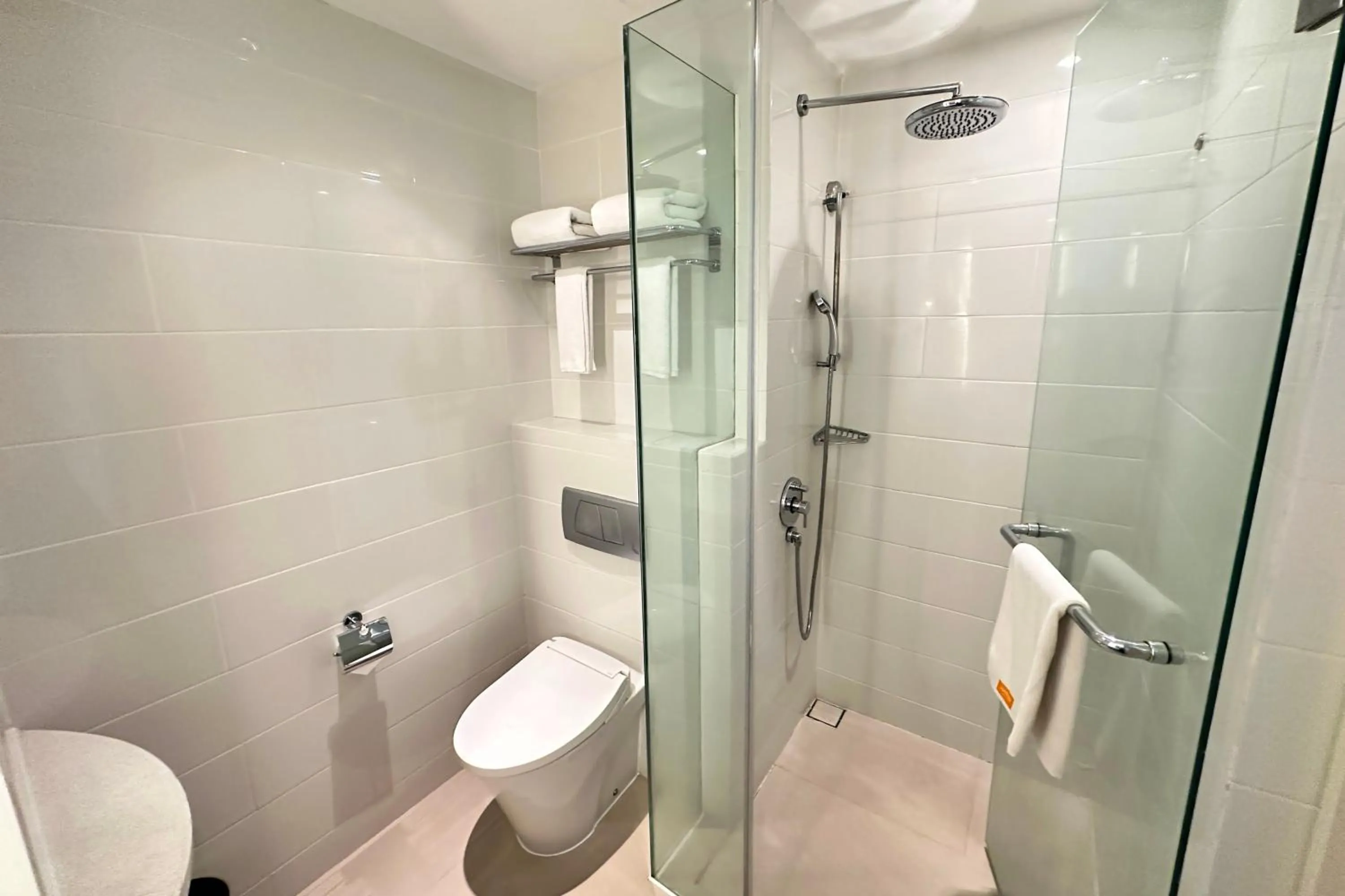 Bathroom in HARRIS Hotel & Conventions Gubeng