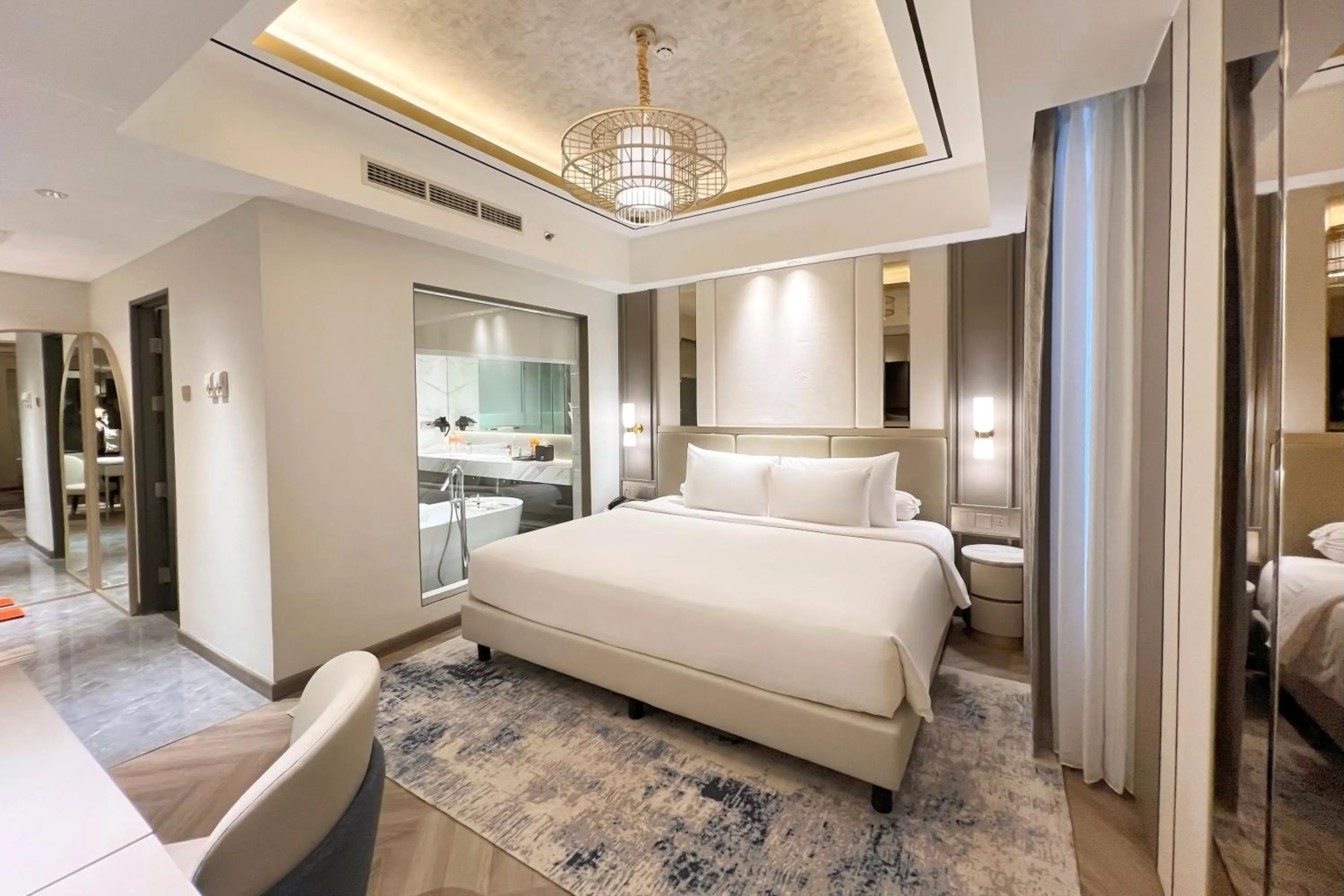 Bedroom, Bed in HARRIS Hotel & Conventions Gubeng