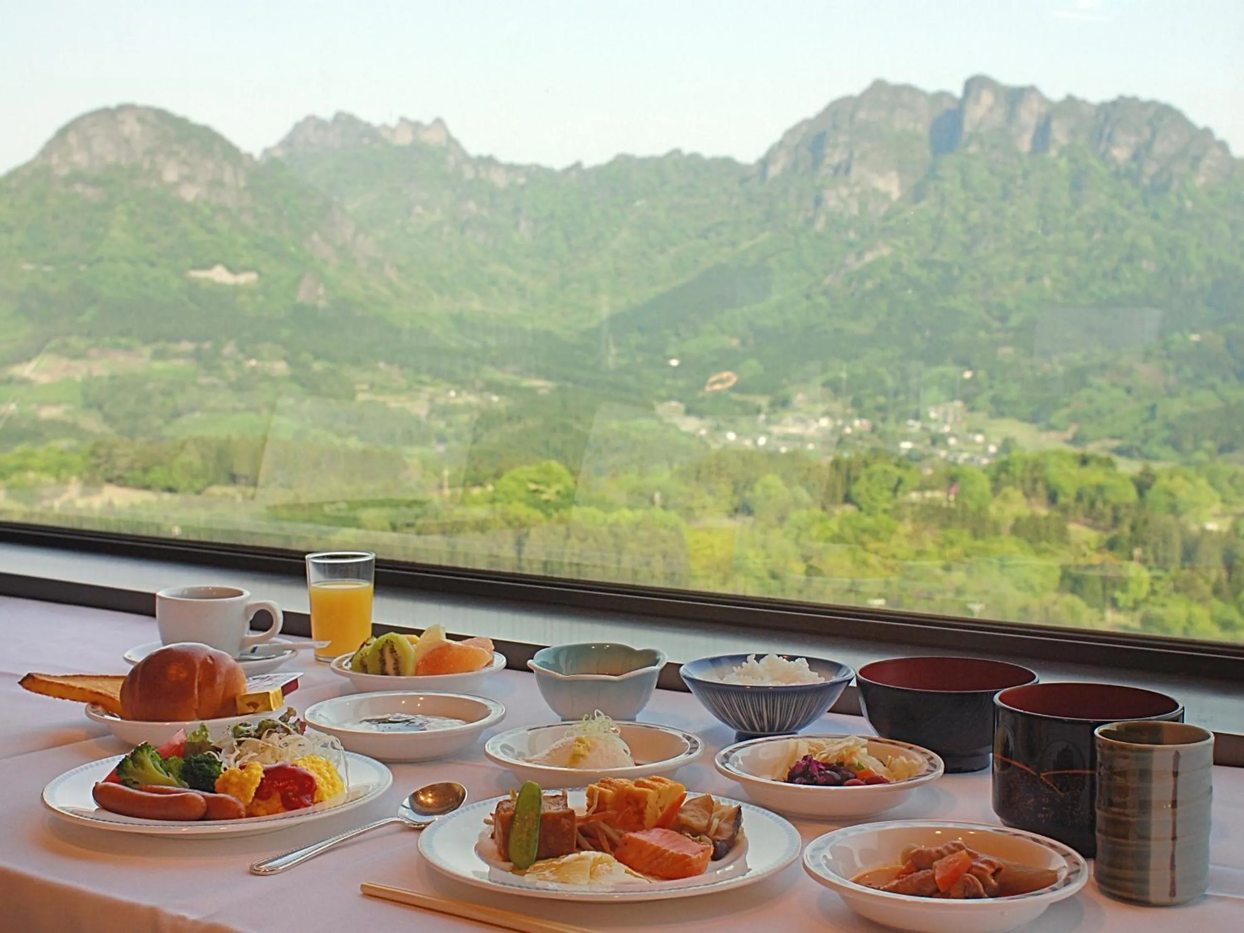 Restaurant/places to eat in Myogi Green Hotel