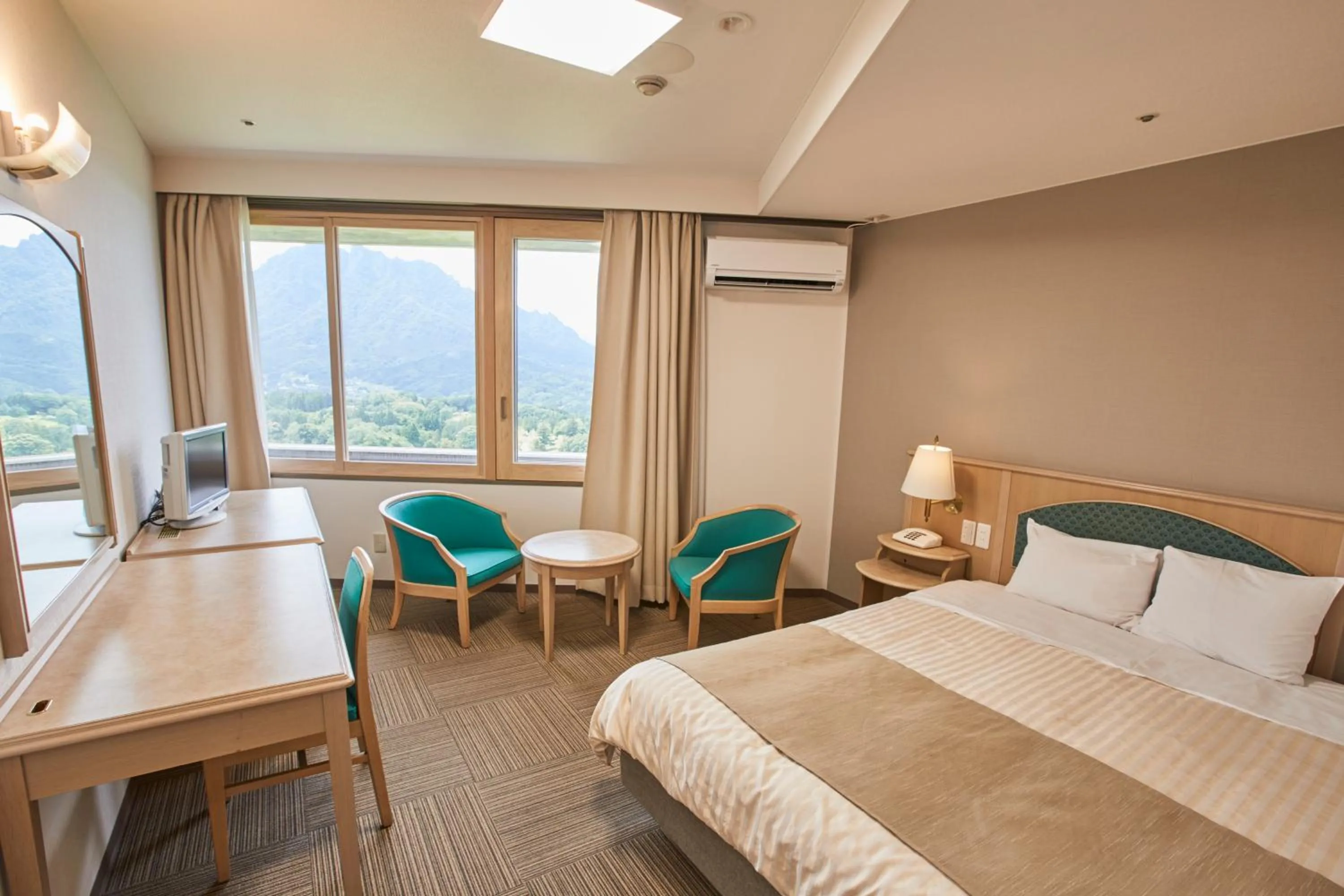 Photo of the whole room, Bed in Myogi Green Hotel