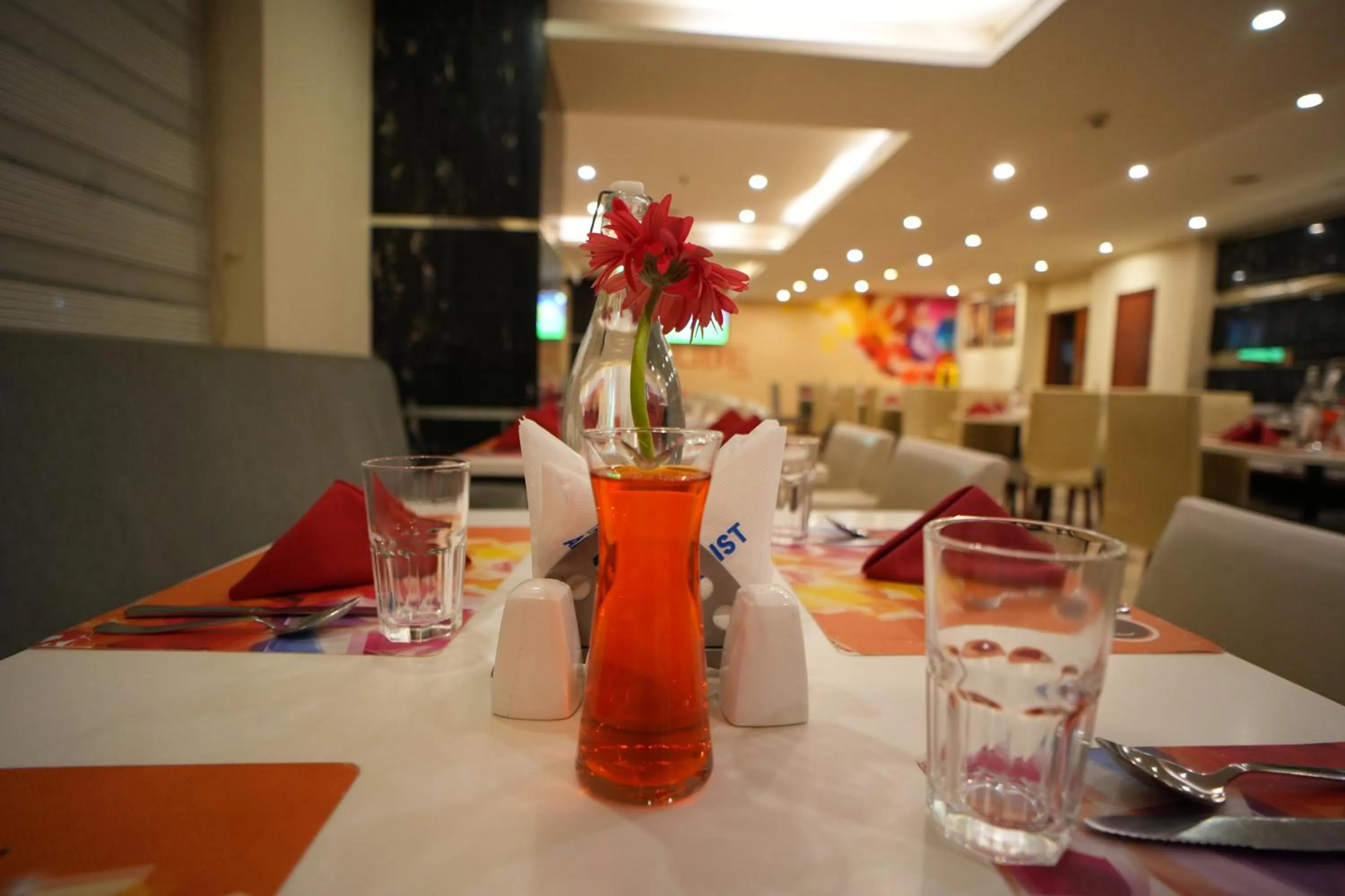 Restaurant/places to eat in The Altruist Business Hotel Hitech