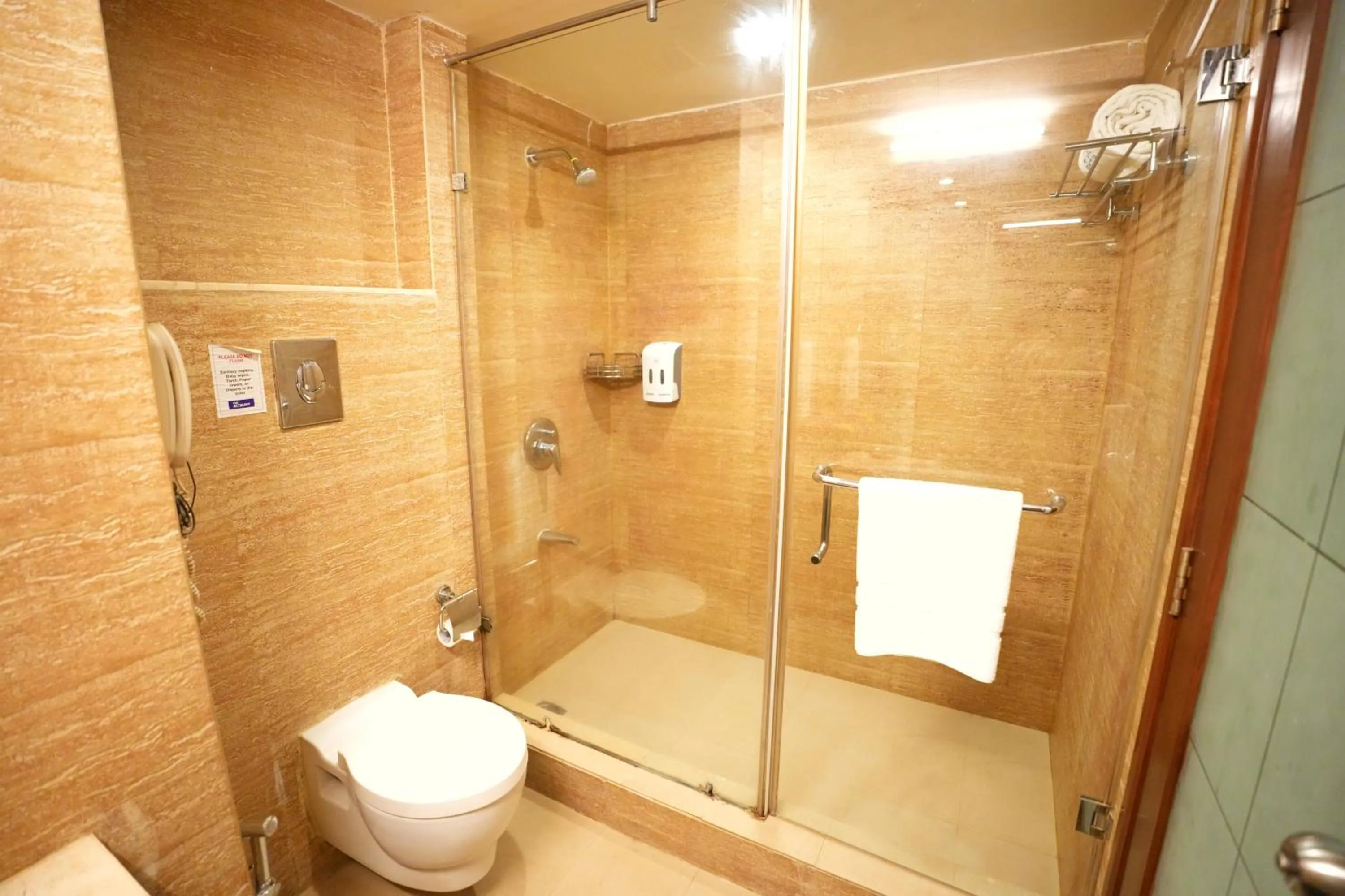 Bathroom in The Altruist Business Hotel Hitech