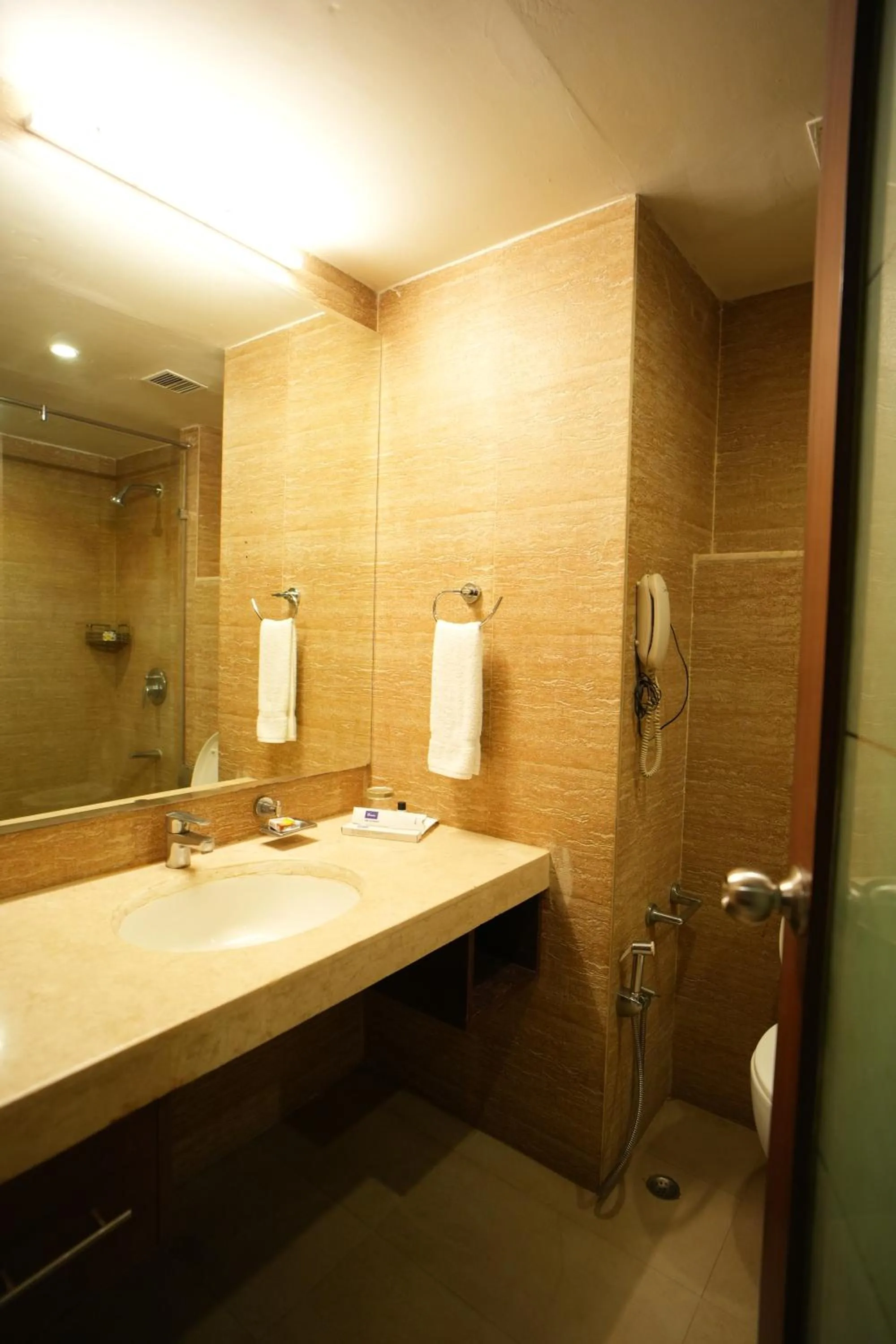 Bathroom in The Altruist Business Hotel Hitech