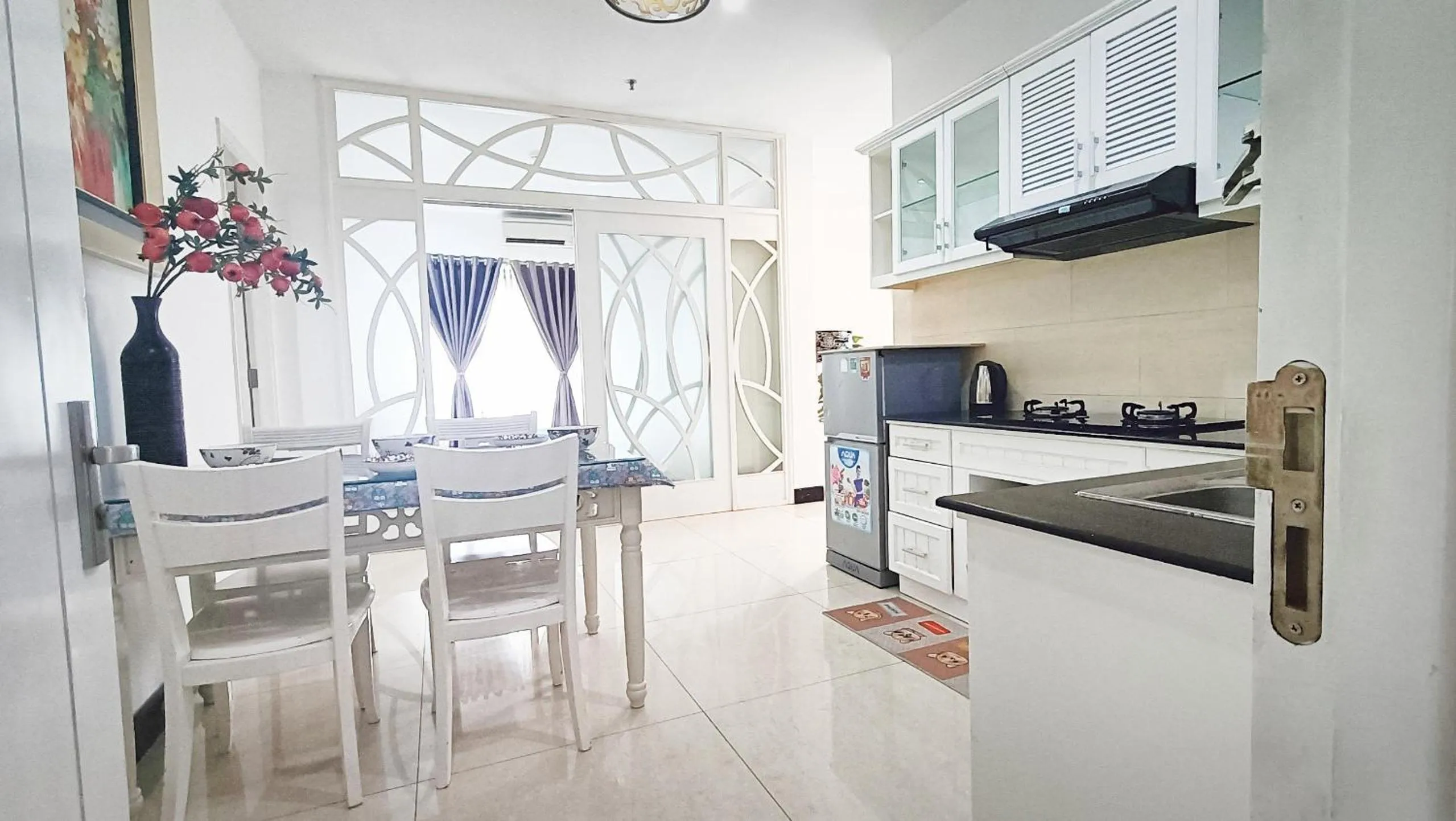 Kitchen or kitchenette in Queen Central Apartment Hotel
