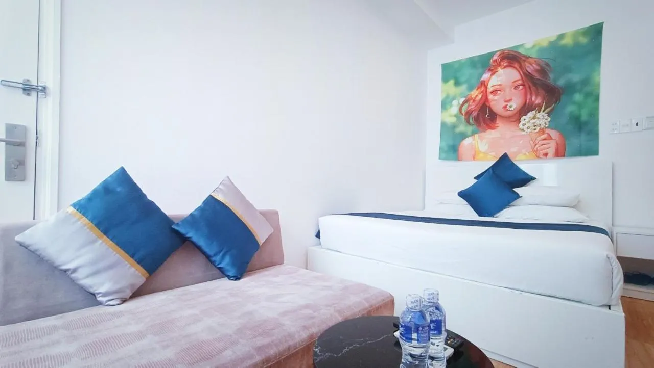 Decorative detail in Queen Central Apartment Hotel