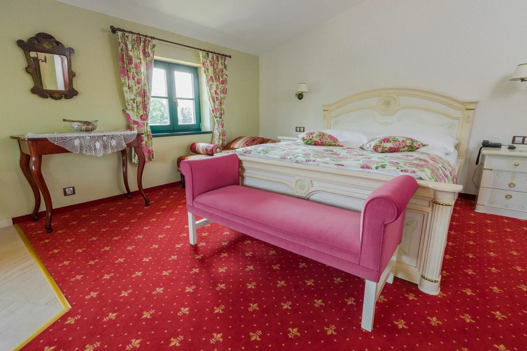 Photo of the whole room, Bed in Boutique Hotel Pri Mlyne Lozorno