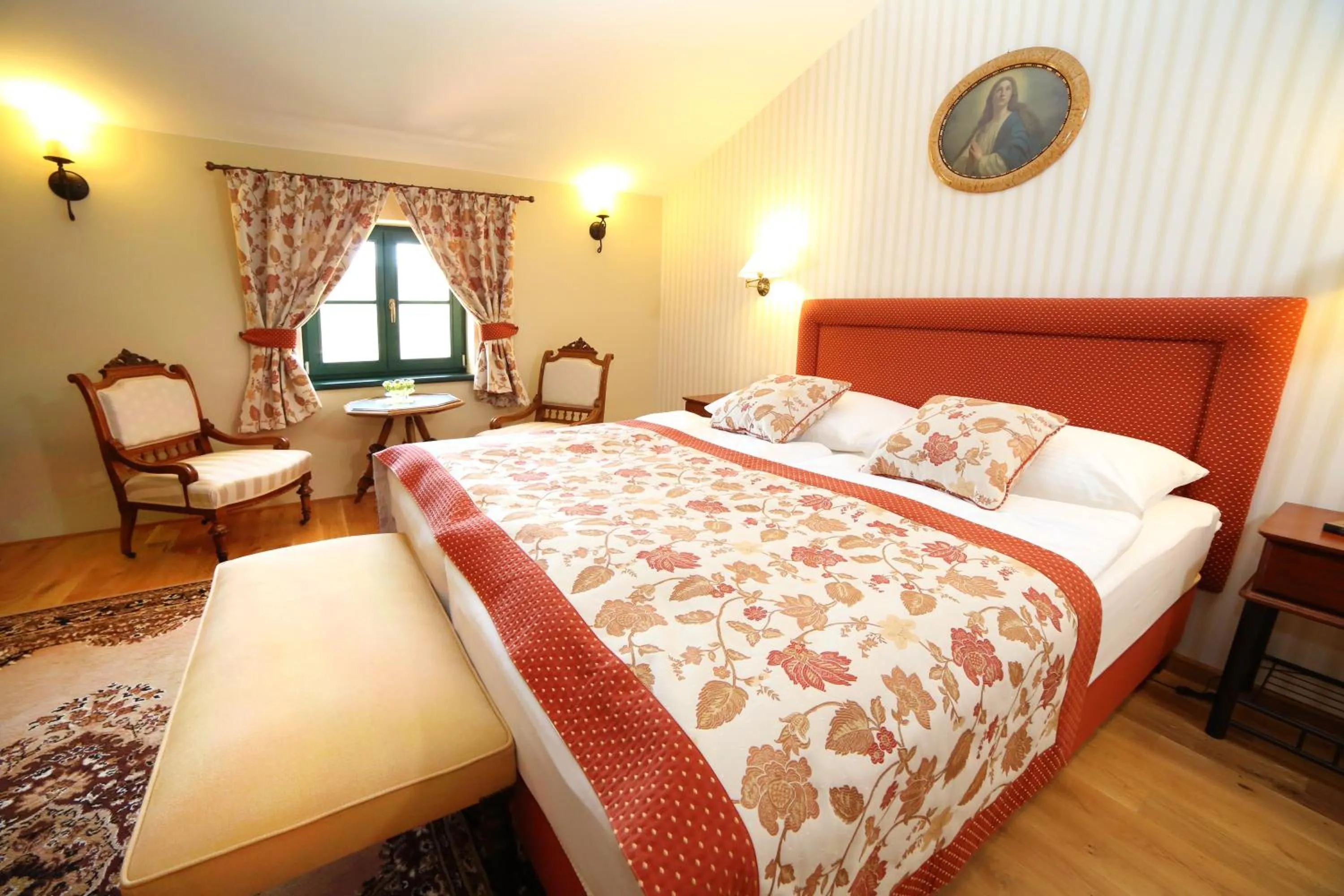 Photo of the whole room, Bed in Boutique Hotel Pri Mlyne Lozorno