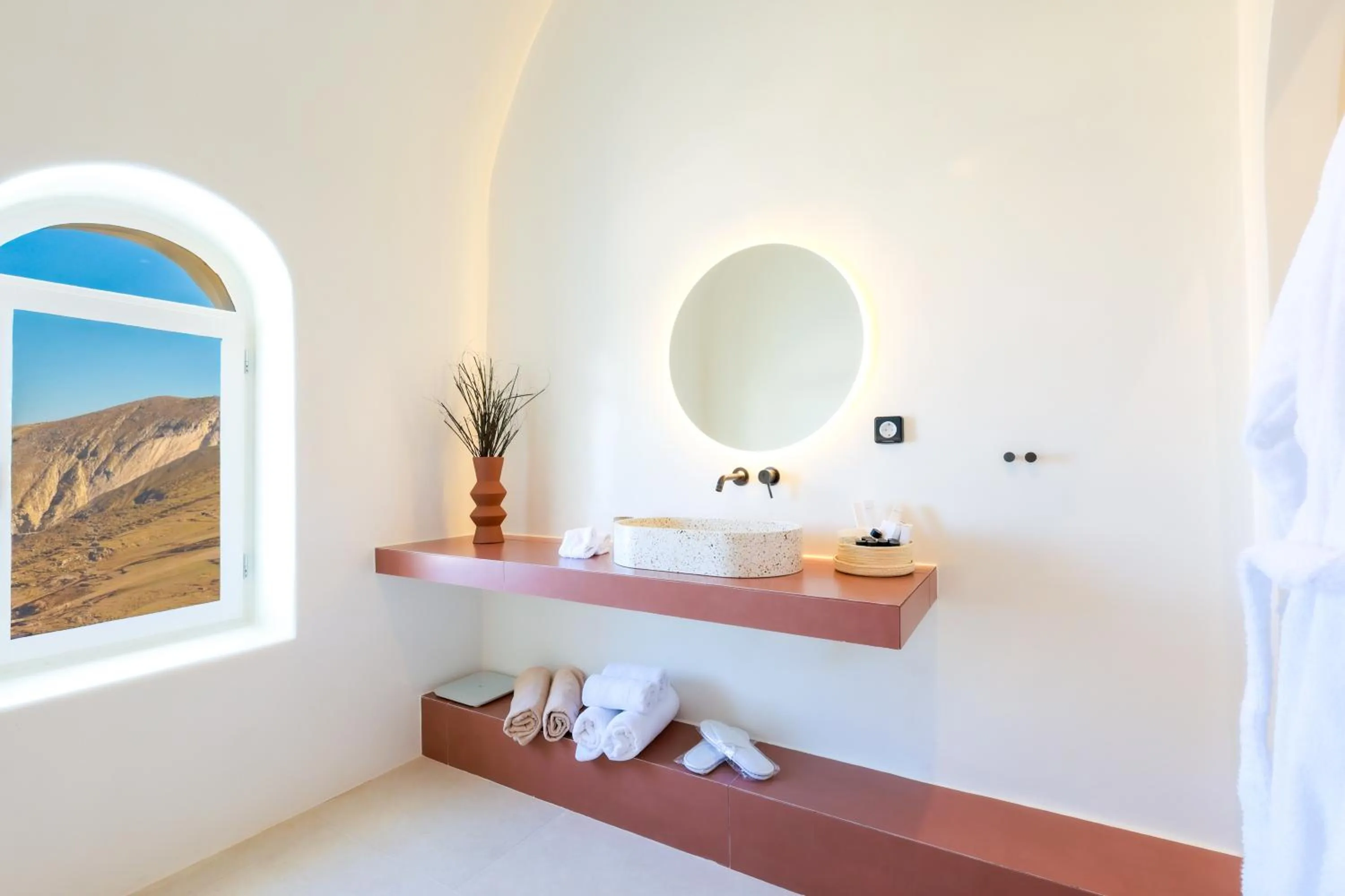 Luna Santorini Suites