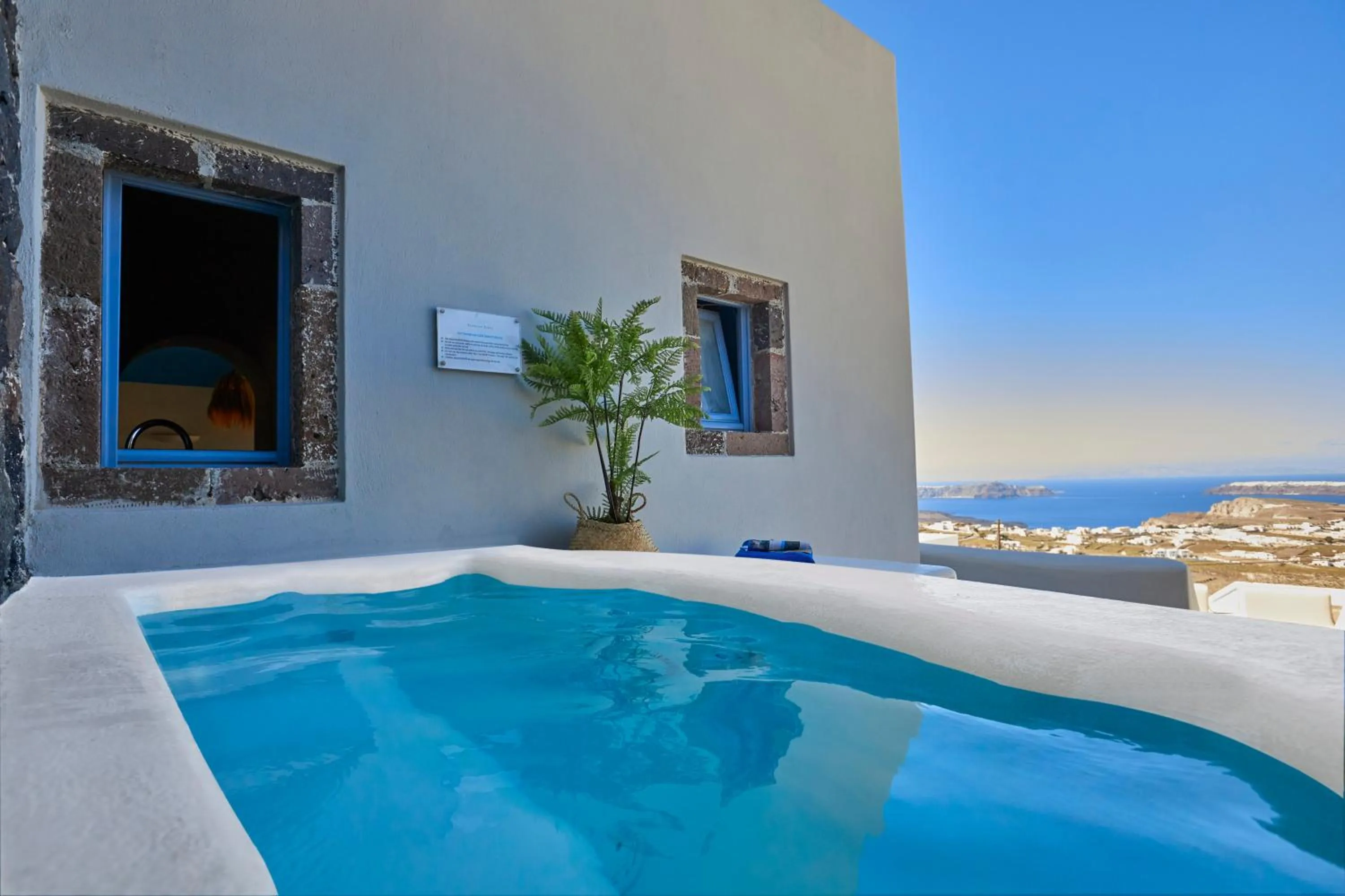 Swimming pool in Luna Santorini Suites