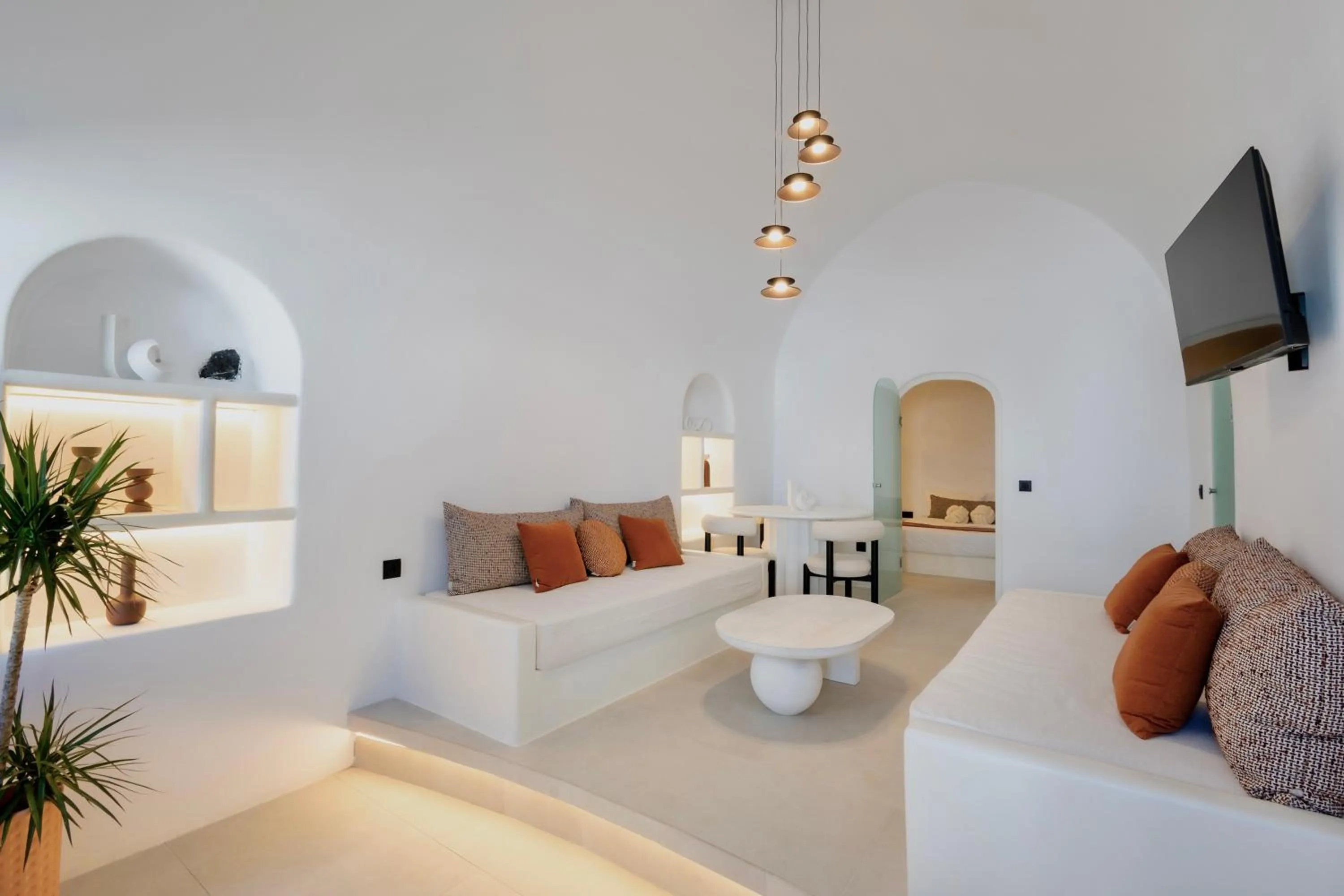 Luna Santorini Suites