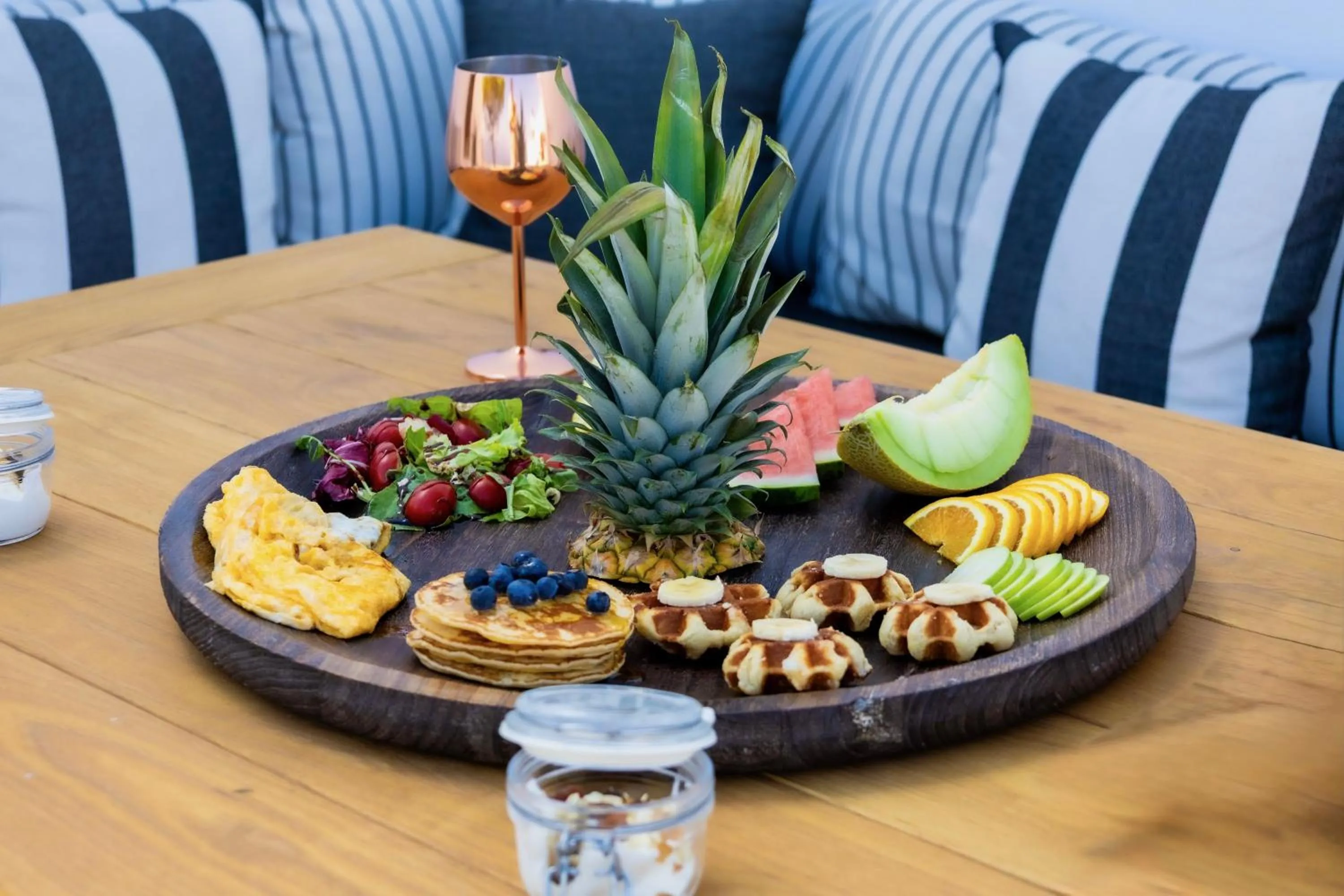 Luna Santorini Suites