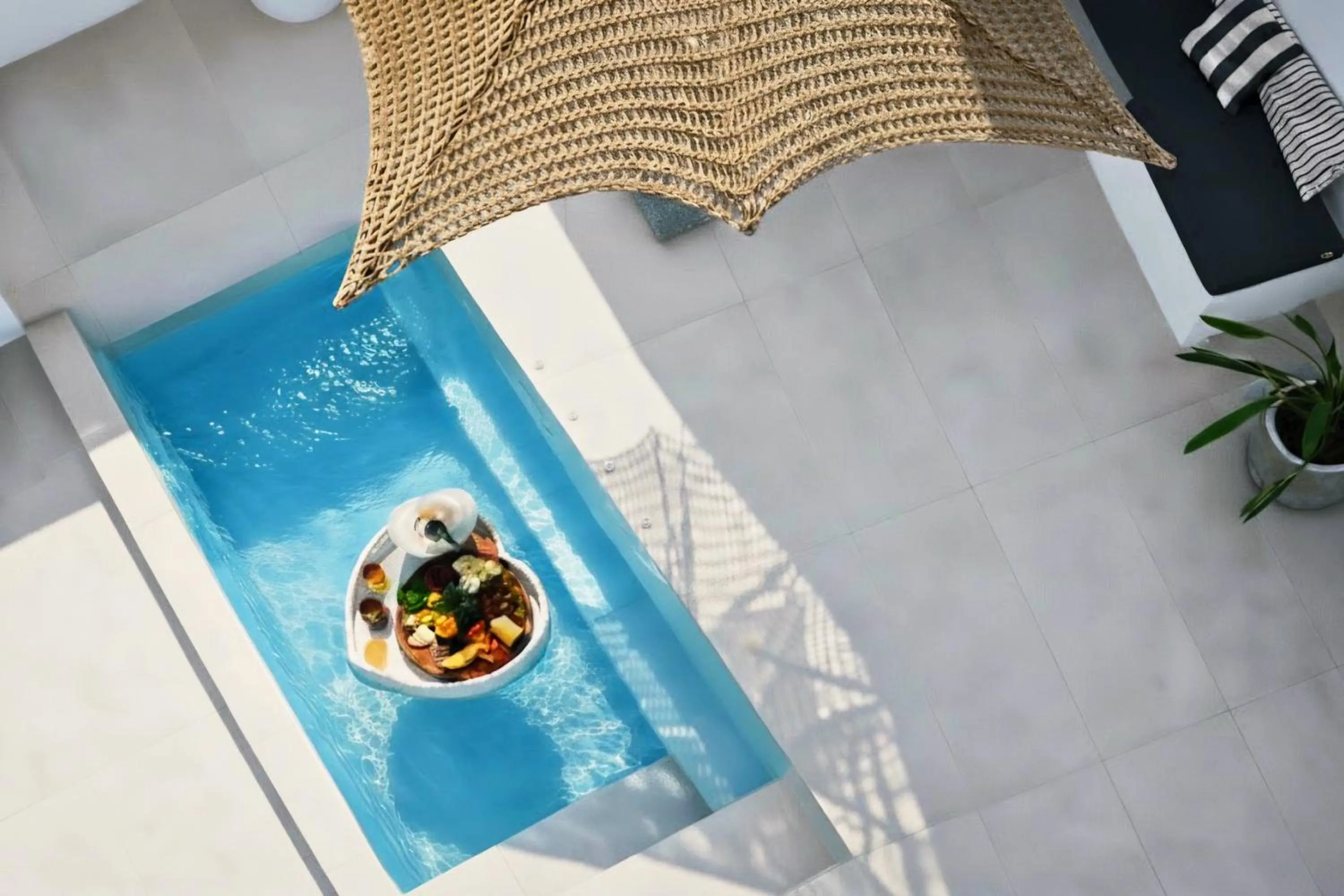 Swimming pool in Luna Santorini Suites