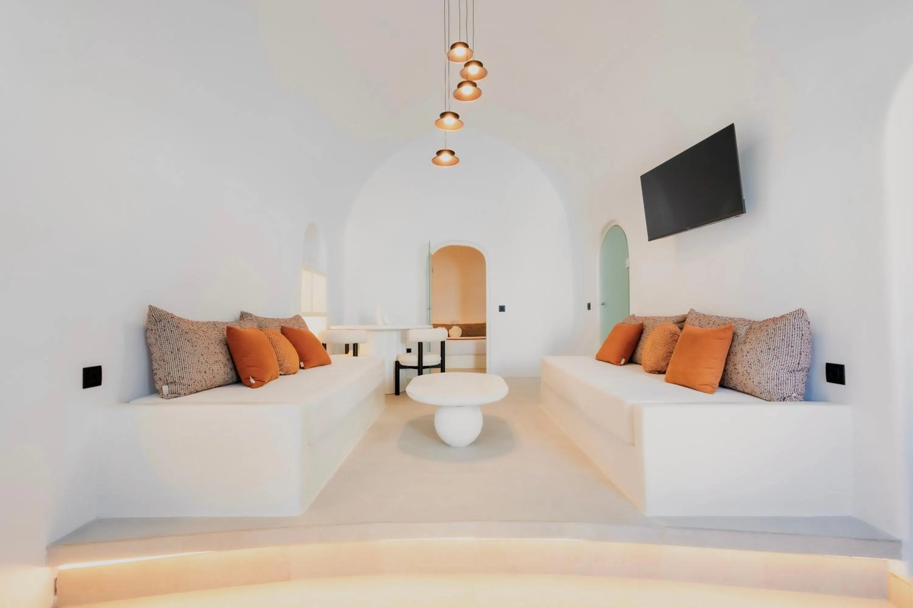 Luna Santorini Suites