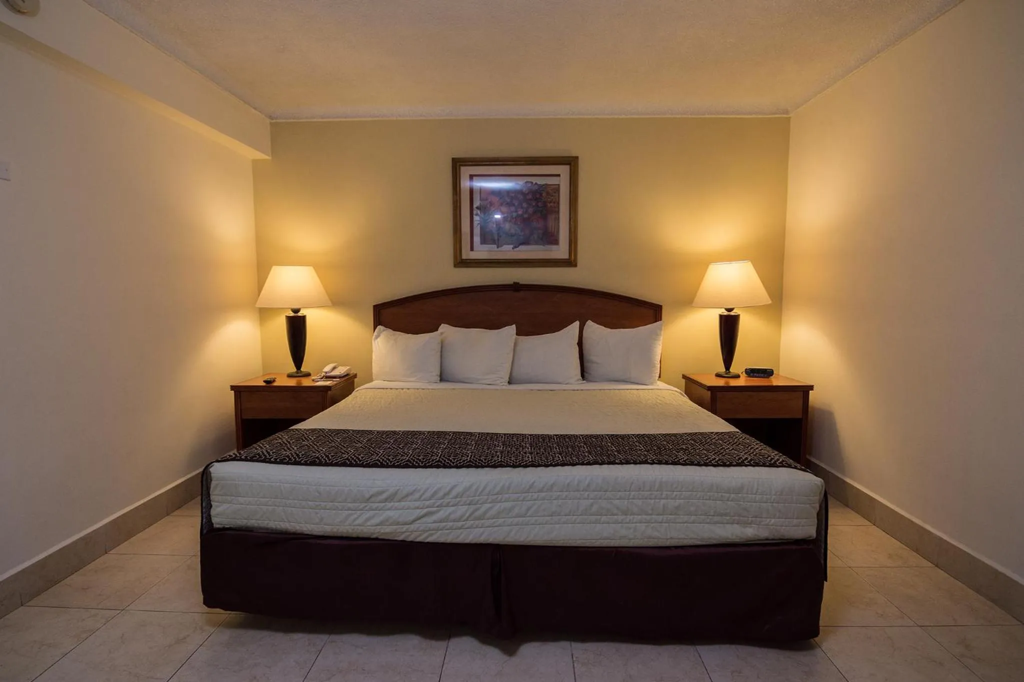 Bed in Hafersons Inn Hotel Suites