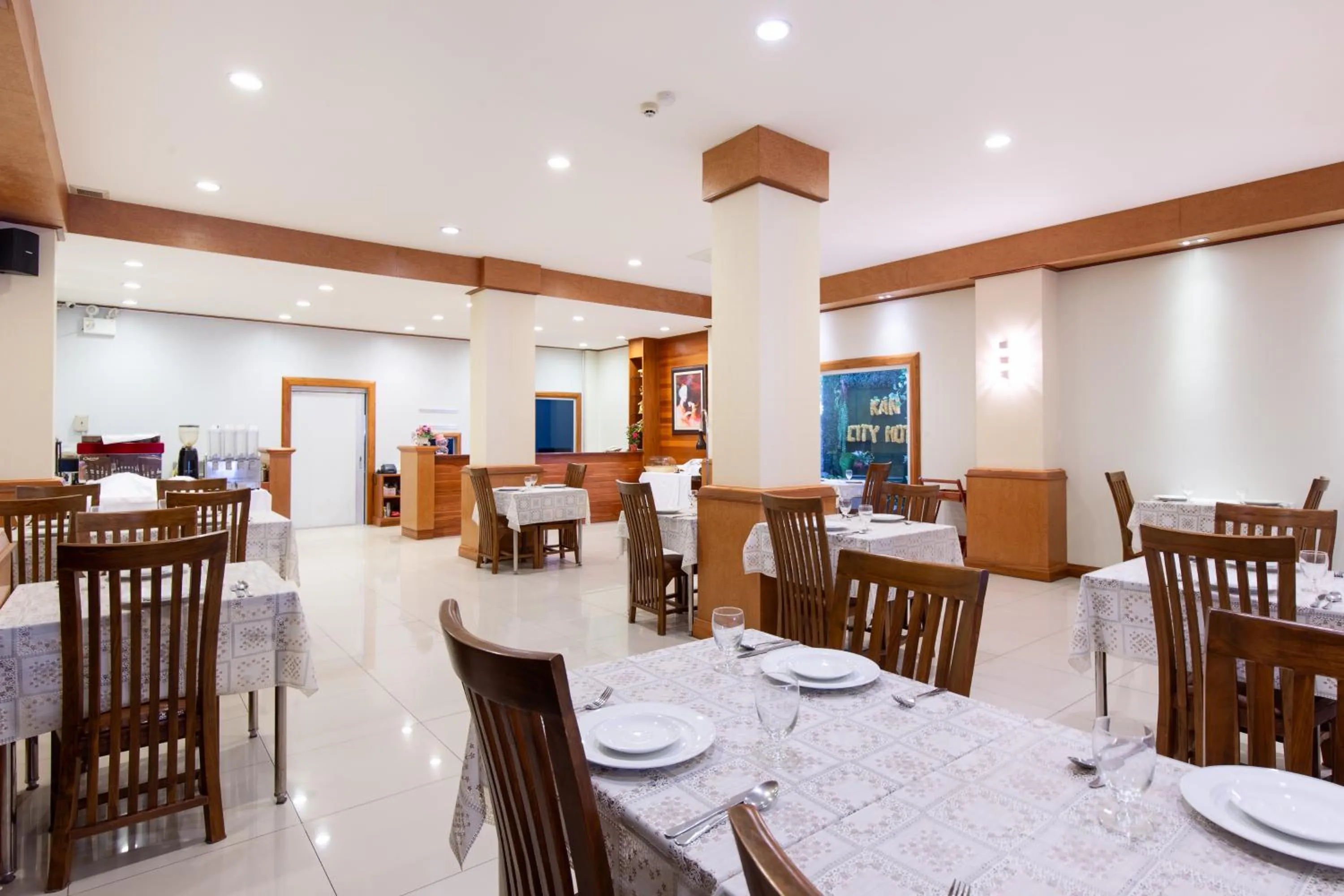 Restaurant/places to eat in Kanchanaburi City Hotel