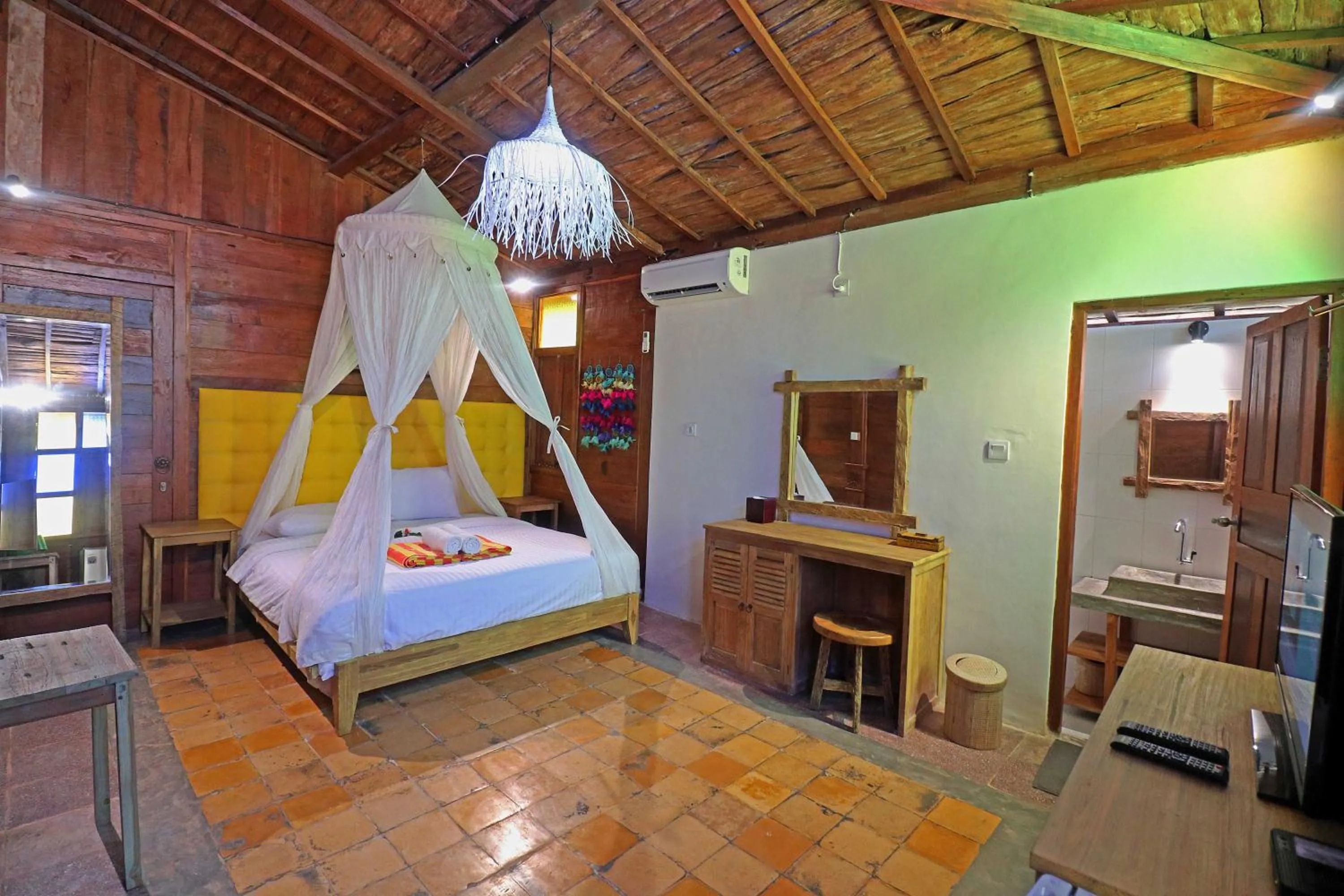 Photo of the whole room, Bed in Salim Beach Resort